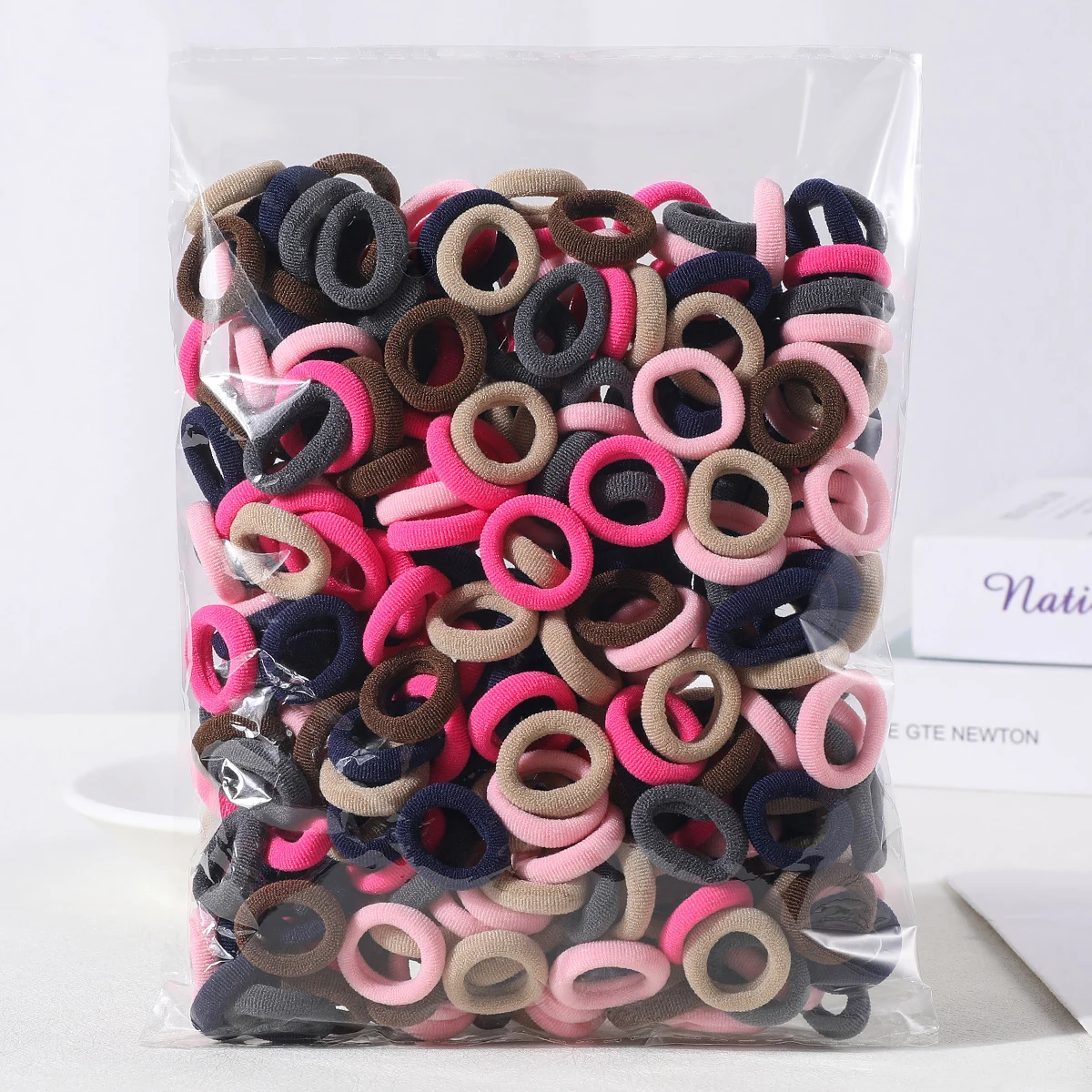 100PCS Bunte Basic Nylon Ealstic Haargummis für Mädchen Kinder Pferdeschwanz Halten Scrunchie Gummiband Kinder Basic Haar Zubehör – Detail 5