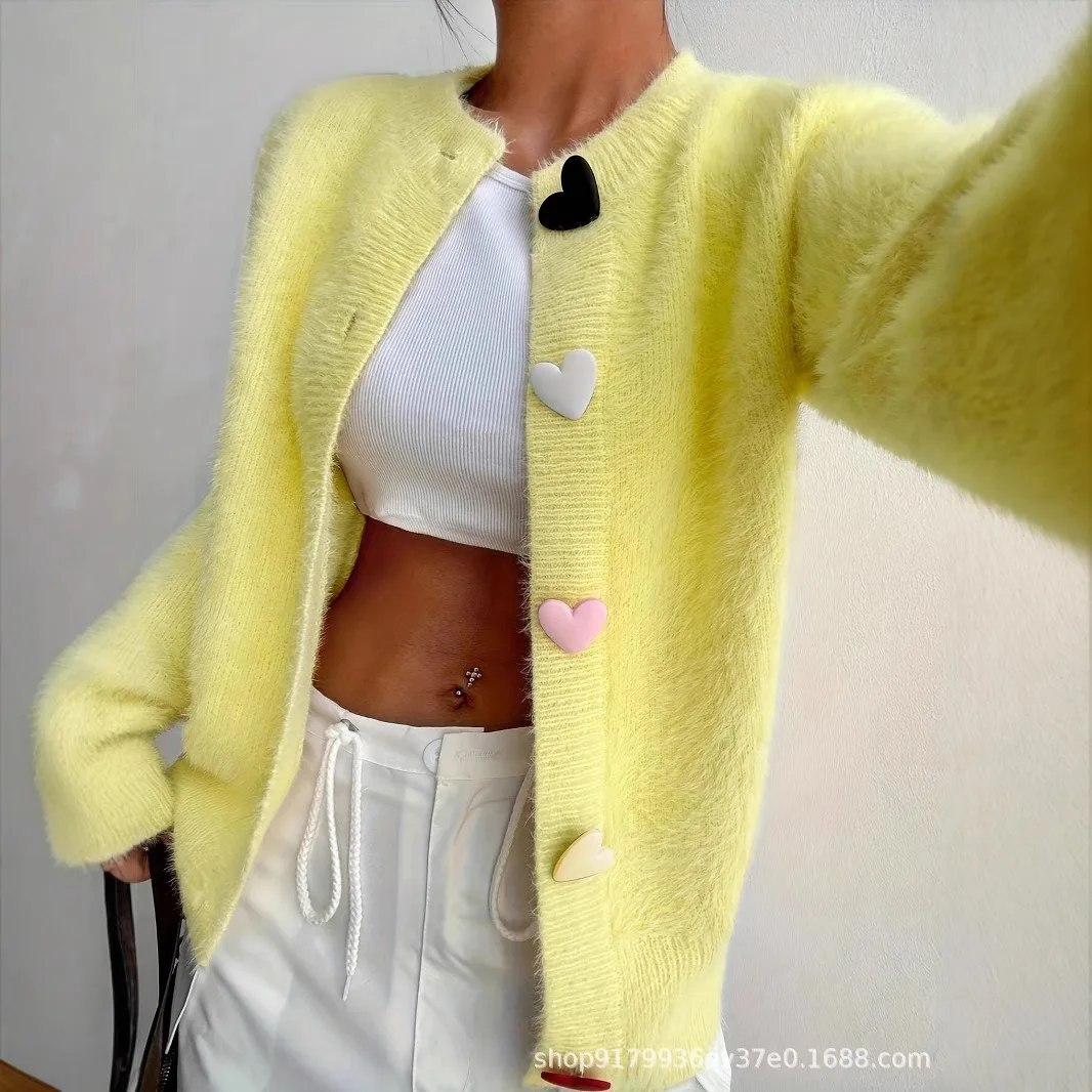 

Уютный пушистый кардиган для женщин с декором в виде сердечек, мягкий вязаный свитер с круглым вырезом и длинными рукавами, повседневная верхняя одежда в уличном стиле