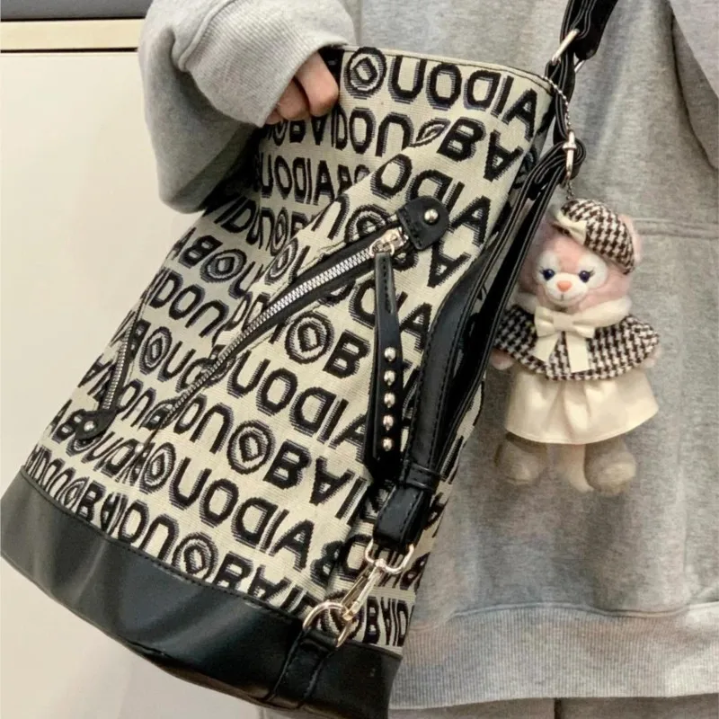Letter Drawstring Bucket Fashionable Casual Multifunctional Tote Bag Woman Large Capacity Commuter Handbag Ladies Shoulder Bag