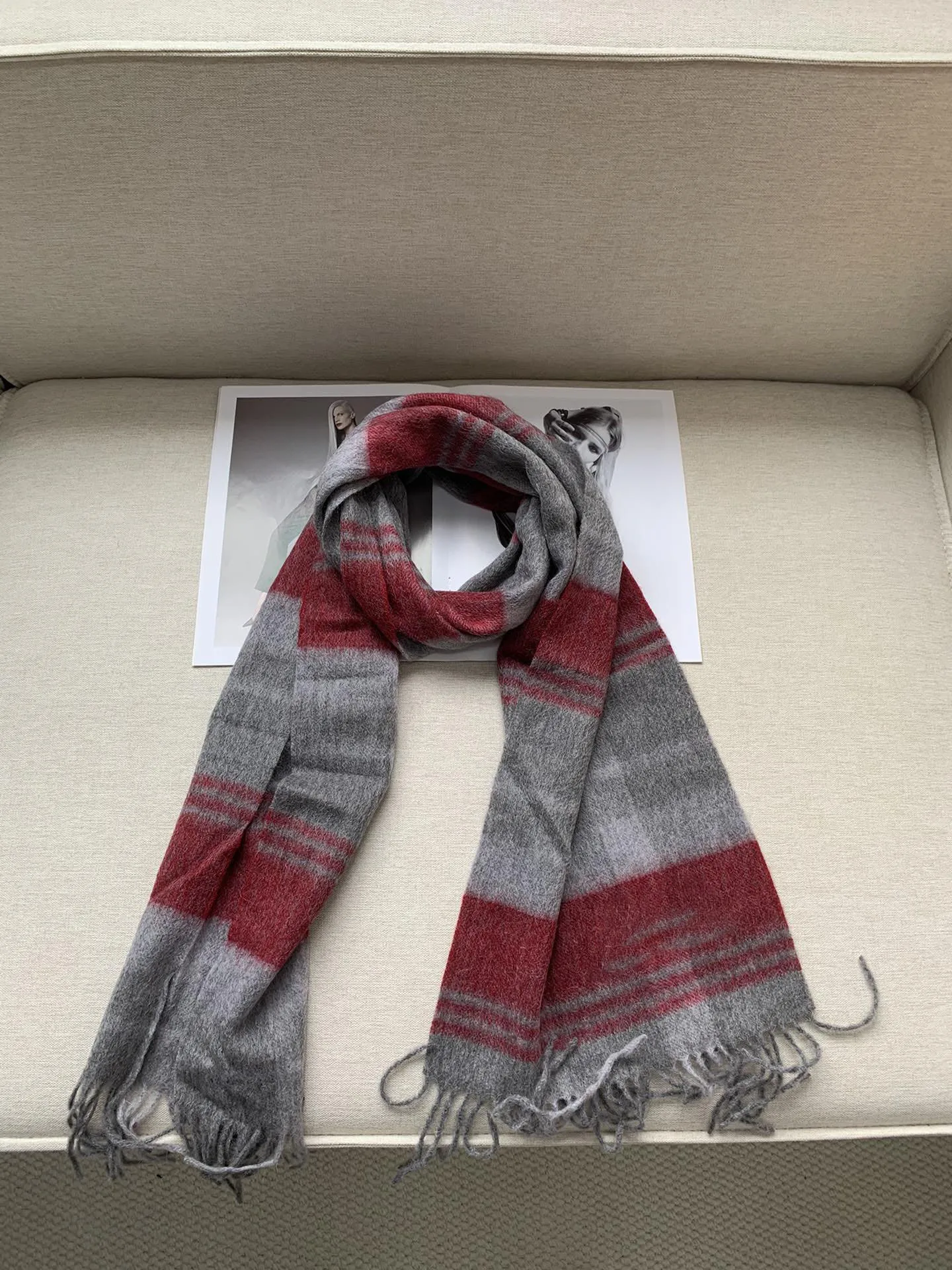 2024 Autumn and Winter High Quality Splicing Wool Tassel Scarf Size 30*180