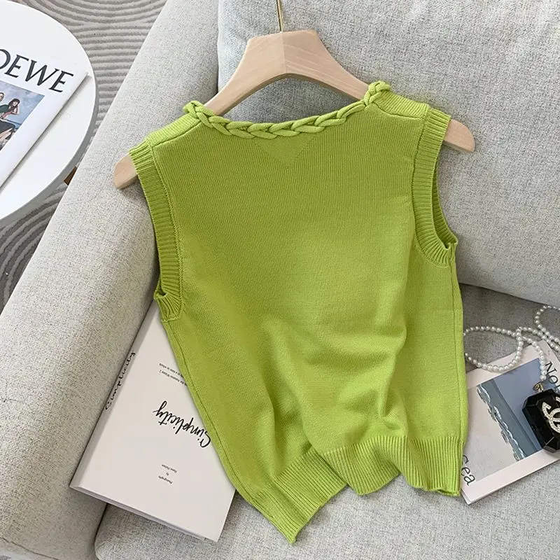 Chain Collar Knitted Vest for Women Spring Summer 2024 New Sleeveless Bottoming Top Thin Style Inner Wear Outer Vest Trendy