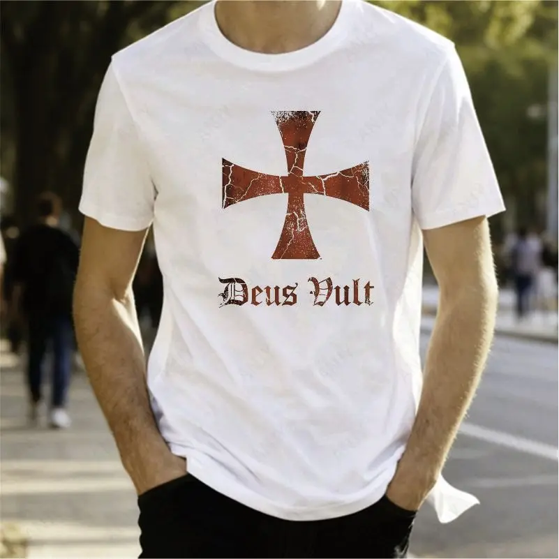 Knights Templar Red Cross Distressed T-shirt Deus Vult Gothic Font Short Sleeved Unisex