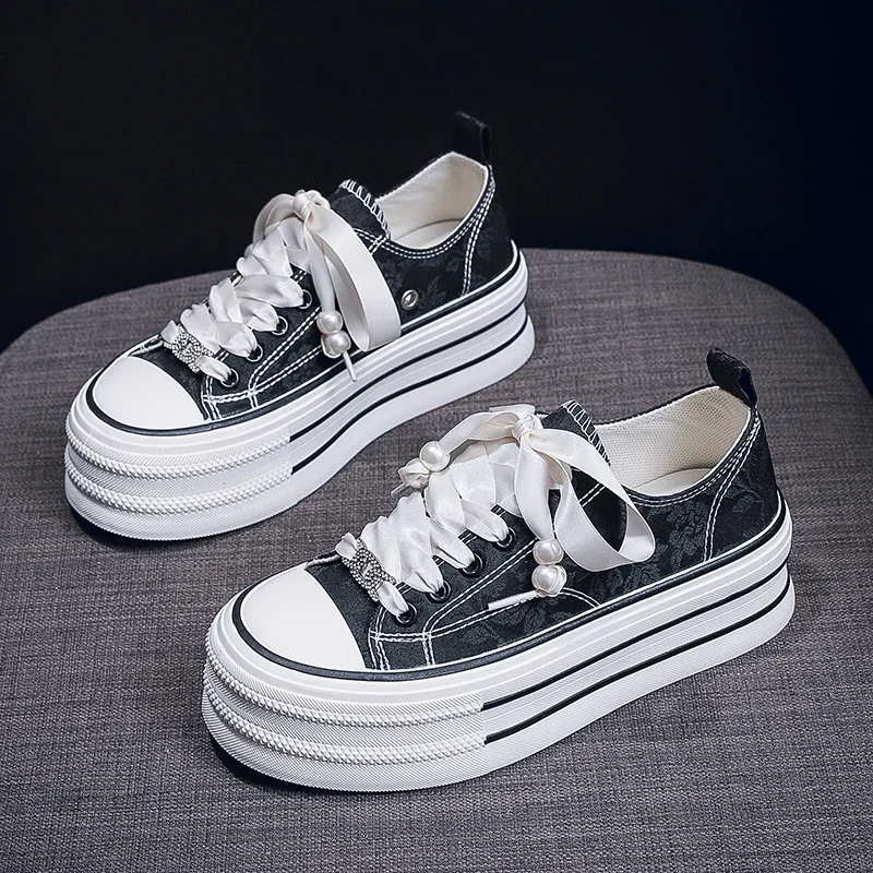 Female Fashion Comfort Slip-on Sneakers Platform Vulcanized Shoes Women Canvas Skate Shoes Casual Flats Sneakers .