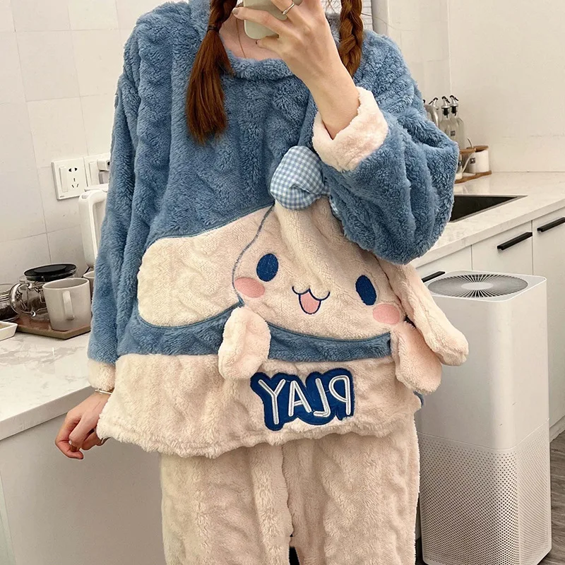 Cartoon Cute Cinnamoroll Nightwear Set di vestiti per la casa in velluto corallo spesso e caldo da donna Regalo di Natale di Halloween Autunno/Inverno