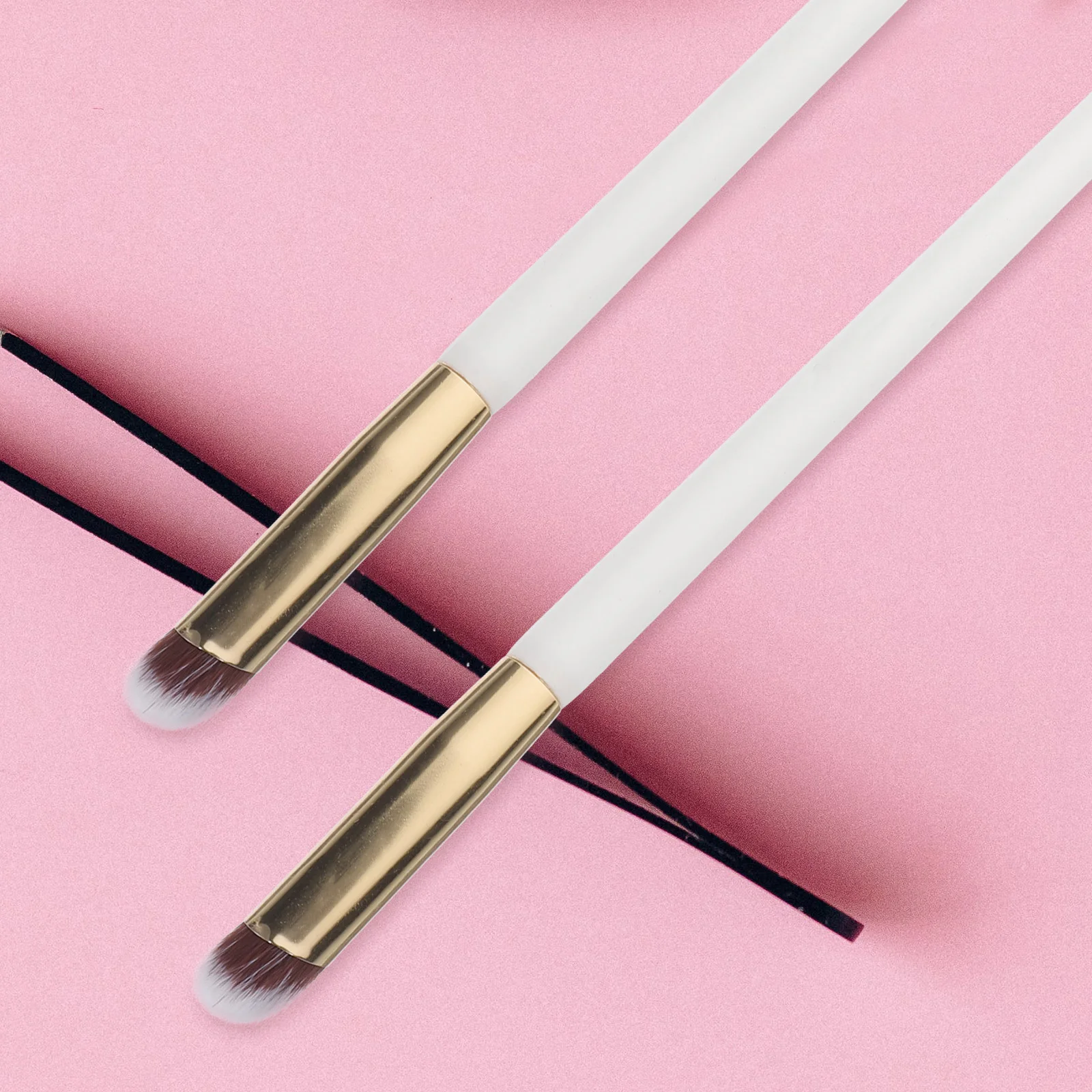 10 個の親指コンシーラーブラシ斜めデザイン目の下のメイクアップブレンド用柔らかい毛眉毛輪郭ツール斜め