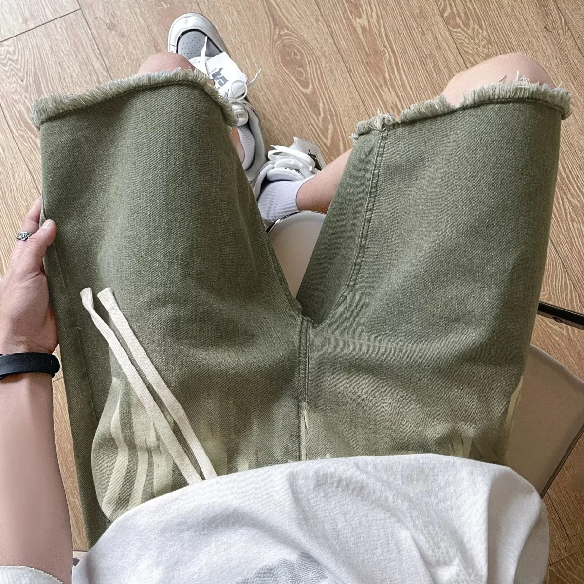 

Мужские джинсовые брюки свободного кроя в американском стиле, летние, винтажные, в стиле хип-хоп, укороченные (до колена), повседневные, из хлопка...