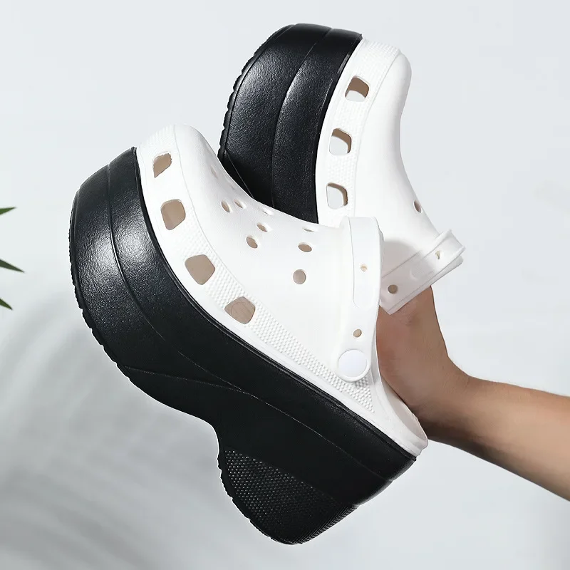 Sandalias de Plataforma y zuecos negros para mujer, sandalias de aumento de 10cm, zapatillas de jardín con cuña, sandalias deslizantes de moda