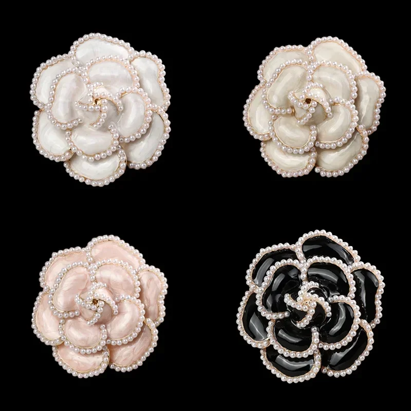 สุภาพสตรี Camellia Pin สีดําสีขาวดอกไม้สีชมพู Rose Pearl เข็มกลัด Elegant Lapel Badge Corsage แฟชั่นเครื่องประดับอุปกรณ์เสริม