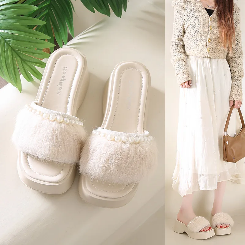 

Обувь, плюшевые тапочки для взрослых, женские шлепанцы, модные шлепанцы на платформе, мех из бисера, 2022, мягкие роскошные летние домашние тапочки Pla