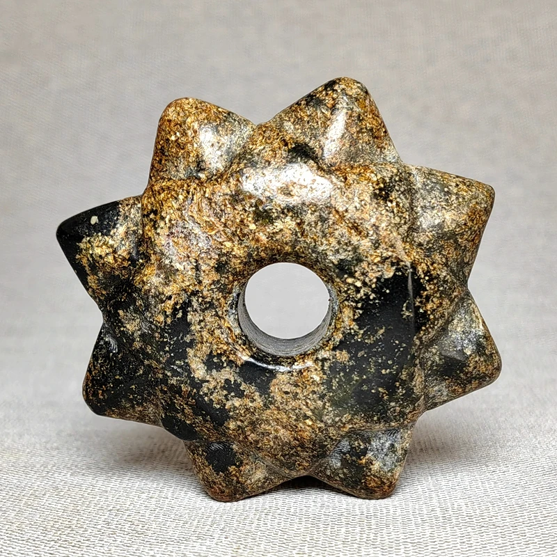 YIZHU CULTUER ART Size 6.2×2cm Chinese Hongshan Culture Black Magnet Jade Carving star wheel Pendant Collection