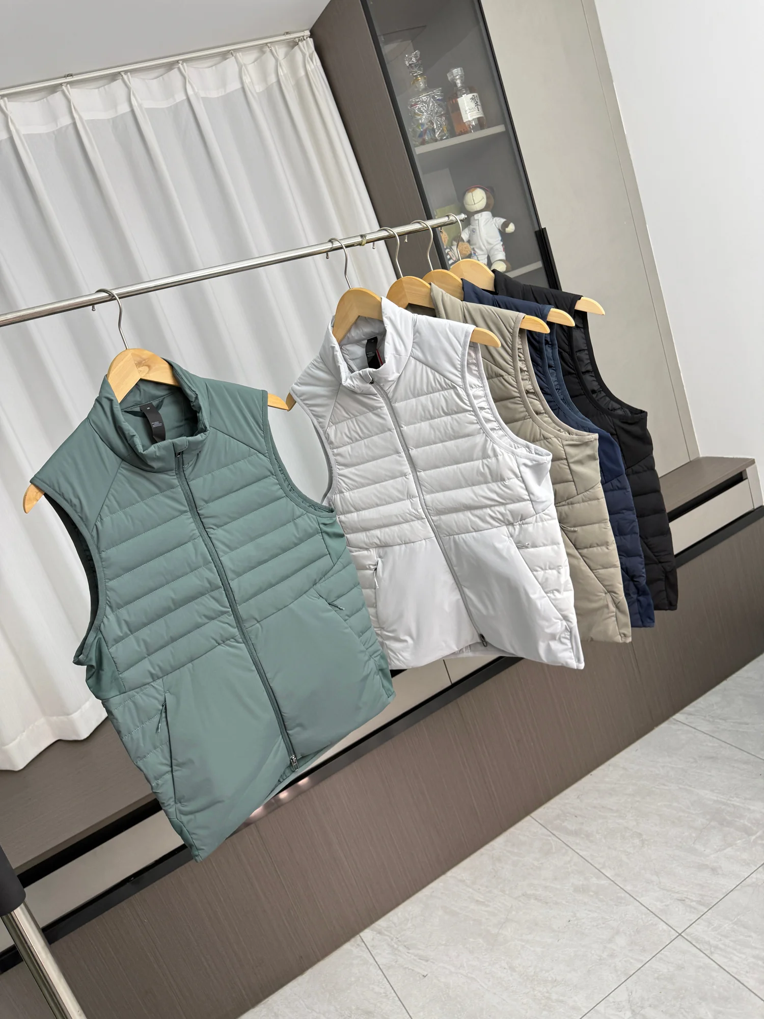 

ex 90% Du down Filling Faionable Urban Sle down Vest Men's Autumn Winter Commute Versatile Waterproof Warmth Trendy