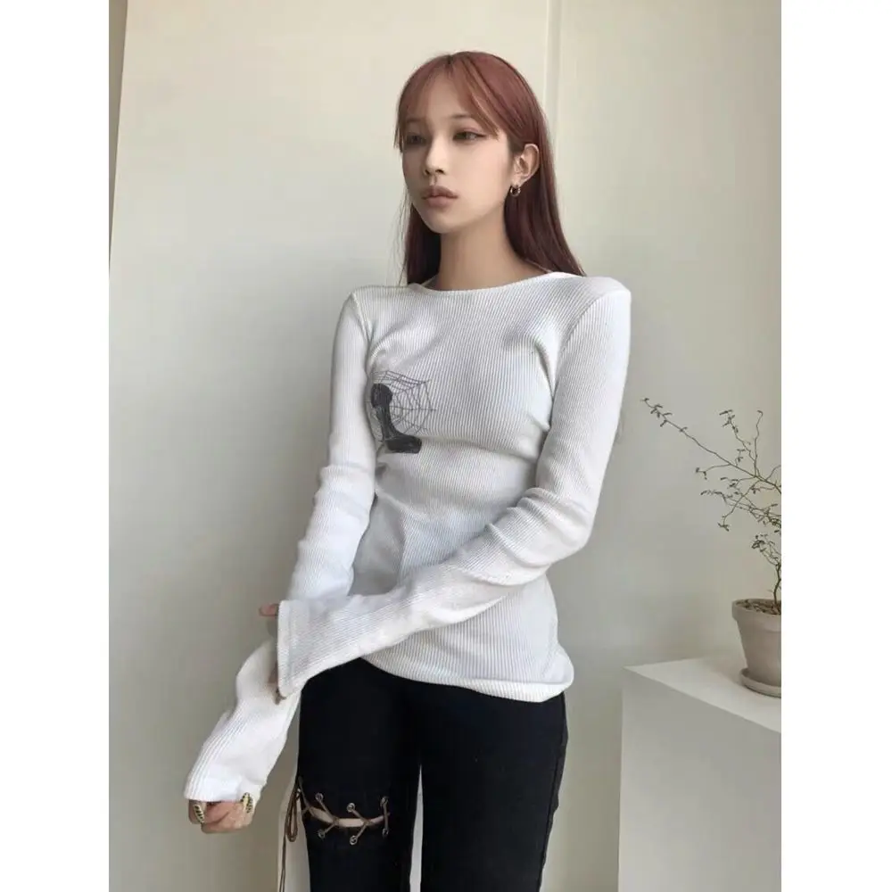 Autumn and Winter Base Shirt T-shirt, Female Design Sense, Niche Slim Fit and Western-style American Retro Long Sleeved Top