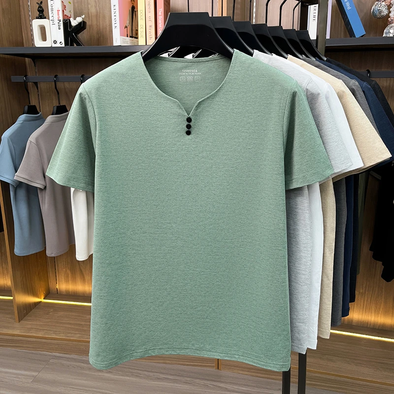Herren-T-Shirt mit kurzem Arm und V-Ausschnitt, atmungsaktiv, bequemer Stoff für ganztägigen Komfort, lässiger Stil und Alltagskleidung. – Detail 14