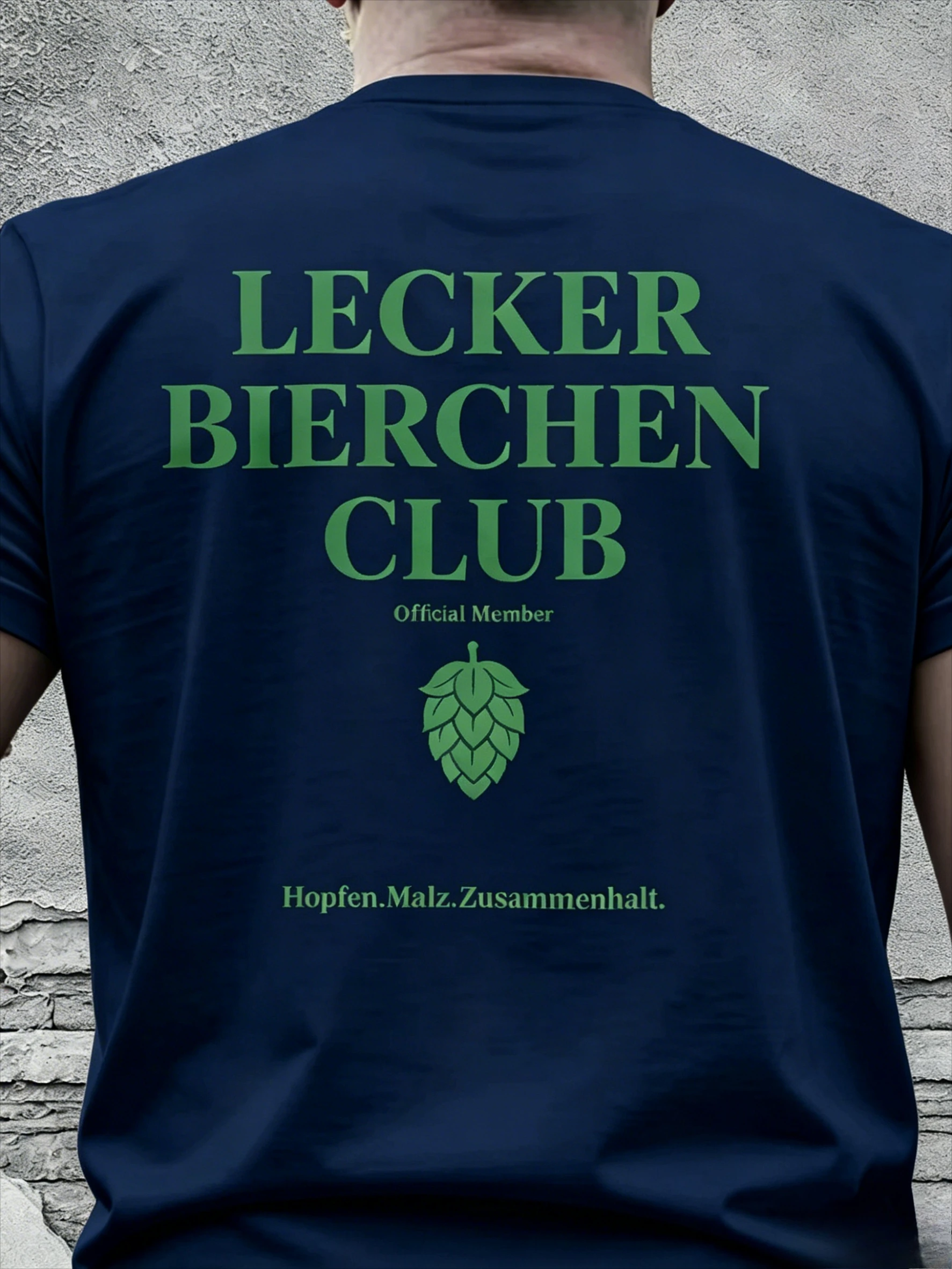 Lecker Bierchen Club - Baumwoll-T-Shirt für Bierliebhaber mit Hopfen- und Malz-Muster, klassische Passform, weich und bequem