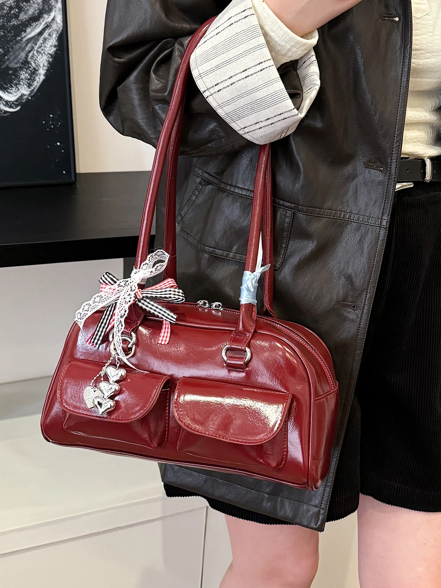 

Женская сумка из искусственной кожи с несколькими карманами и бантом, новинка лета в стиле ретро, универсальные сумки на одно плечо высокого класса, прямоугольная сумка большой вместительности