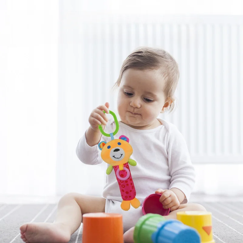 Sonagli per bambini morbidi animali di peluche sonaglio presa a mano giocattoli per bambini Shaker stridulo accessori da viaggio sensoriali per regali per bambini