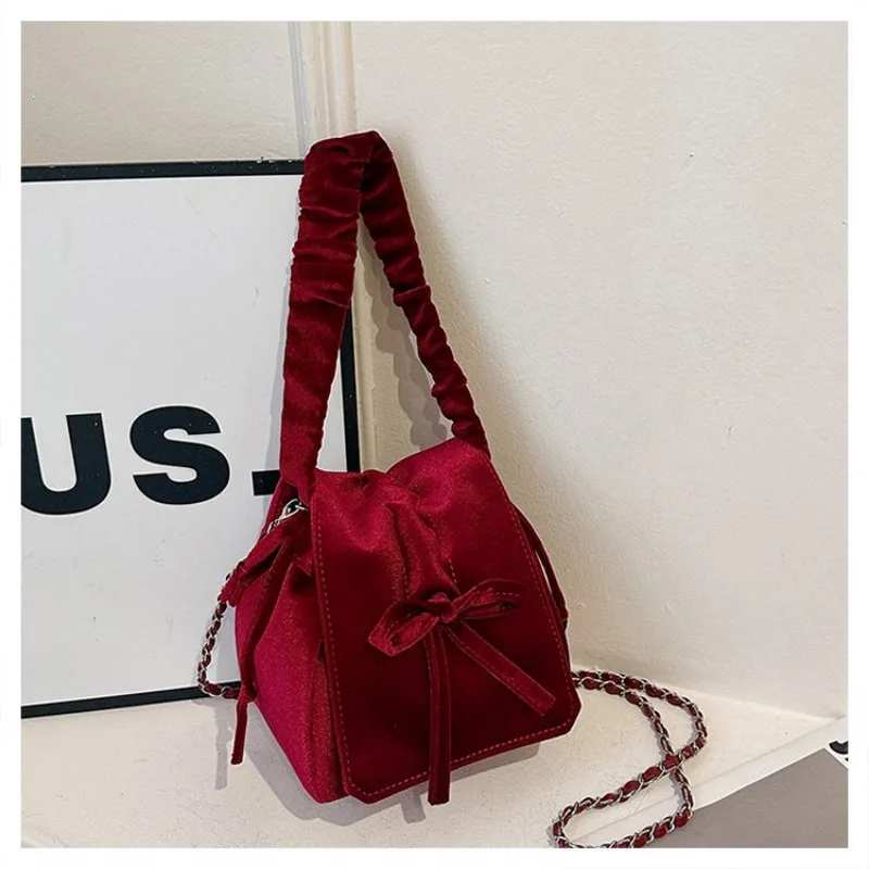 Autumn New Golden Velvet Bow Bag Western Style Versatile Handbag 2025 Advanced Feeling Fashion Large Capacity Crossbody Bag