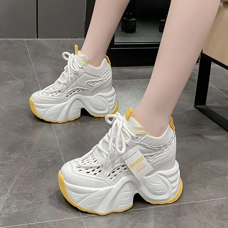 جديد 2025 ماركة مكتنزة أحذية رياضية من الجلد أحذية مفلكنة غير رسمية امرأة عالية منصة تنفس نسج أحذية رياضية 10 سنتيمتر الرياضة أبي حذاء