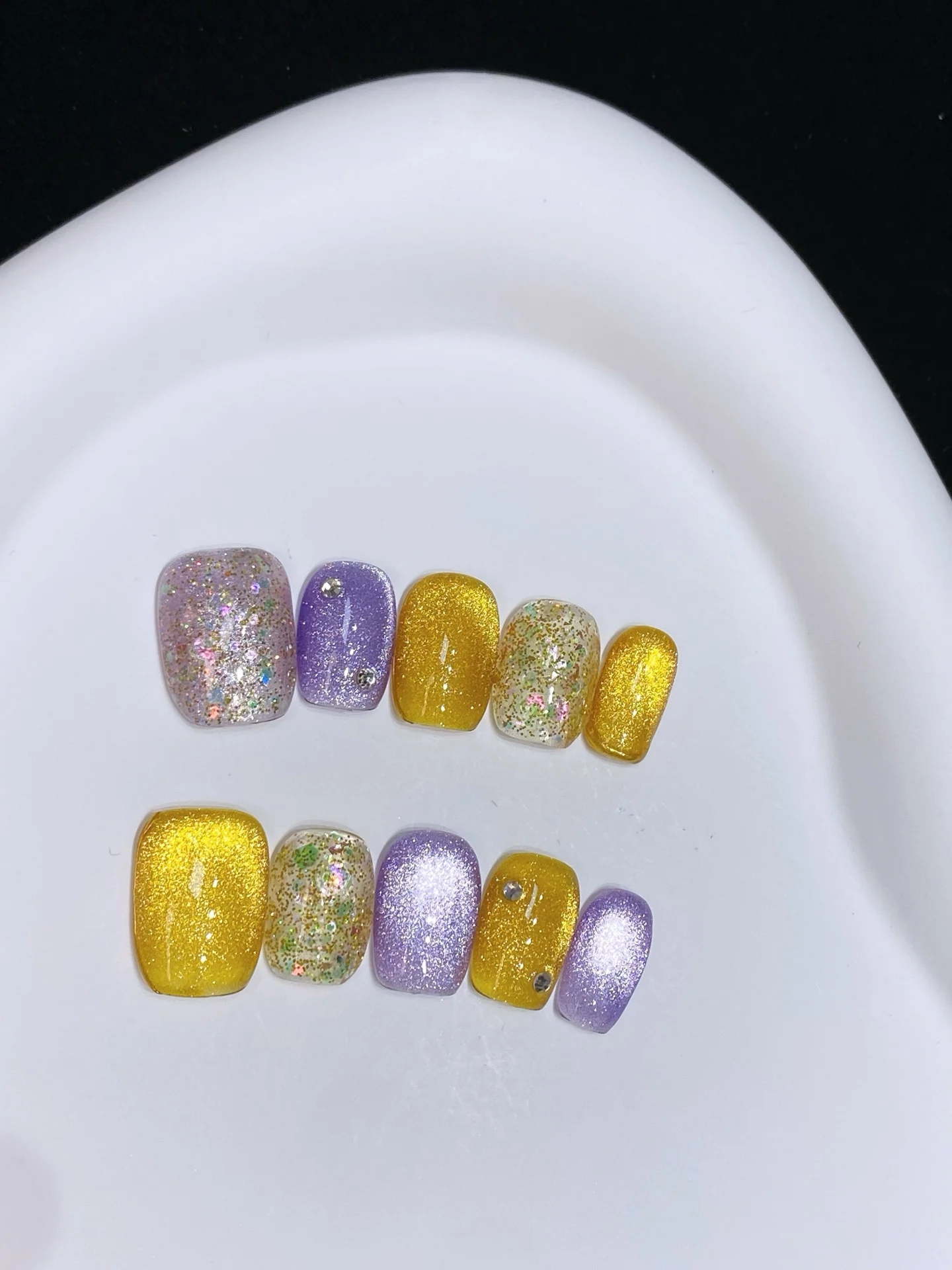 

10Pcs Shiny Power Cat's Eye Handmade Press on Short Square False Nails Tips With Shiny Sequins Simple Ballet Fake Nails Summer