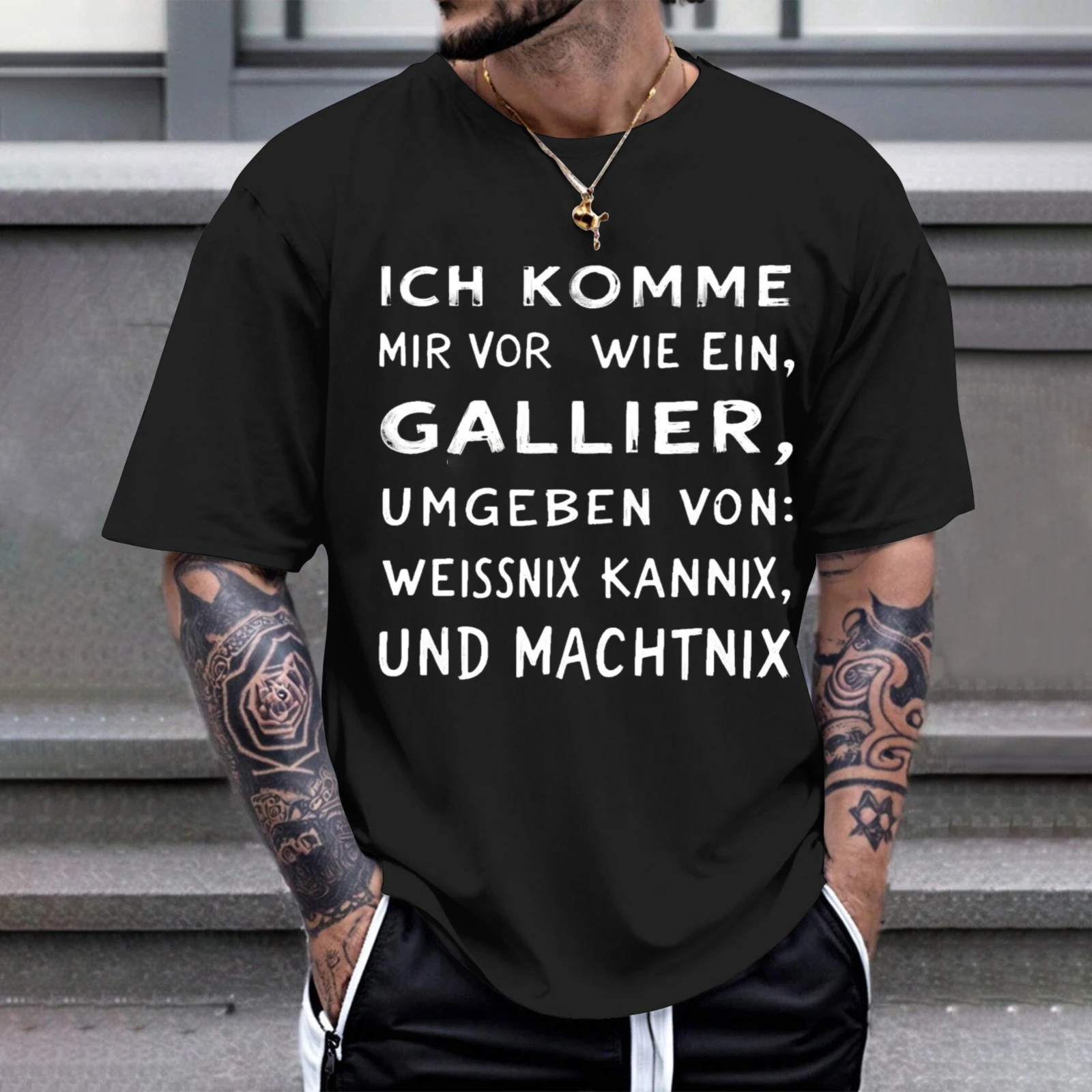 Herren-T-Shirt: Ich fühle mich wie ein Gall, umgeben von Menschen, die nichts wissen, nichts können und nichts tun, auch für Freizeitkleidung, Partys und Karnevalsauftritte.