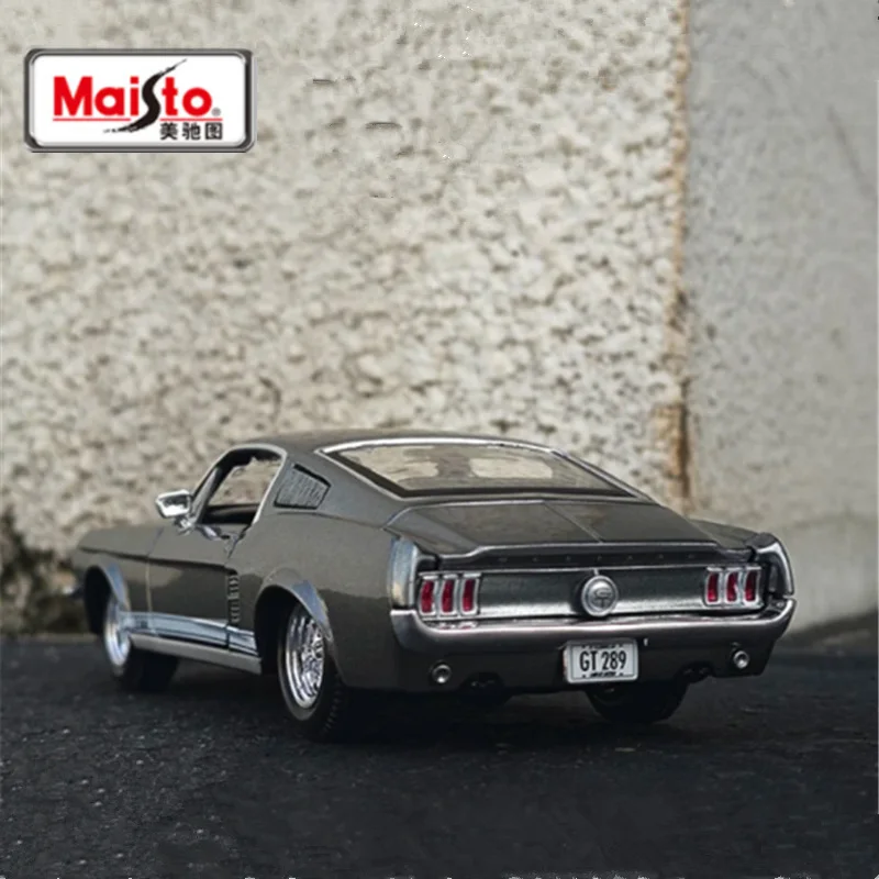 Maisto 1:24 Ford Mustang GT 1967 aleación clásico coche deportivo modelo Diecast vehículos de carreras de Metal modelo de coche simulación niños juguete para regalo
