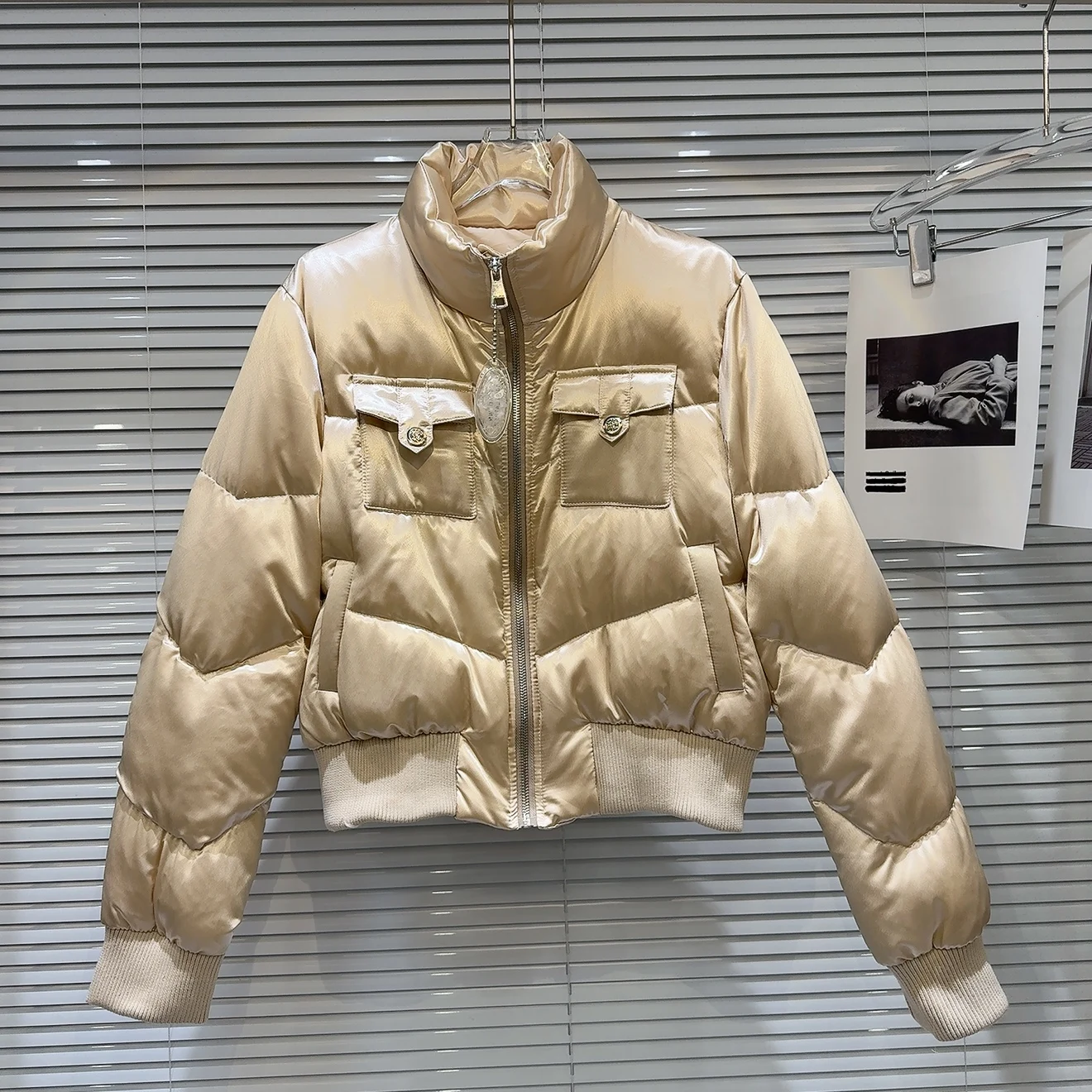 

Winter Champagne Stand Collar Short Down Jacket Female Thick Warm Puff Parker Cotton Outwear Women White Duck Down Zipper Jacket