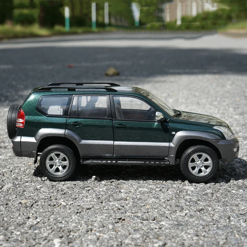 26CM 1:18 Scale 2008 SUV Alloy Car Model  Diecast Metal Simulation Vehicle Toy Collection Collectible