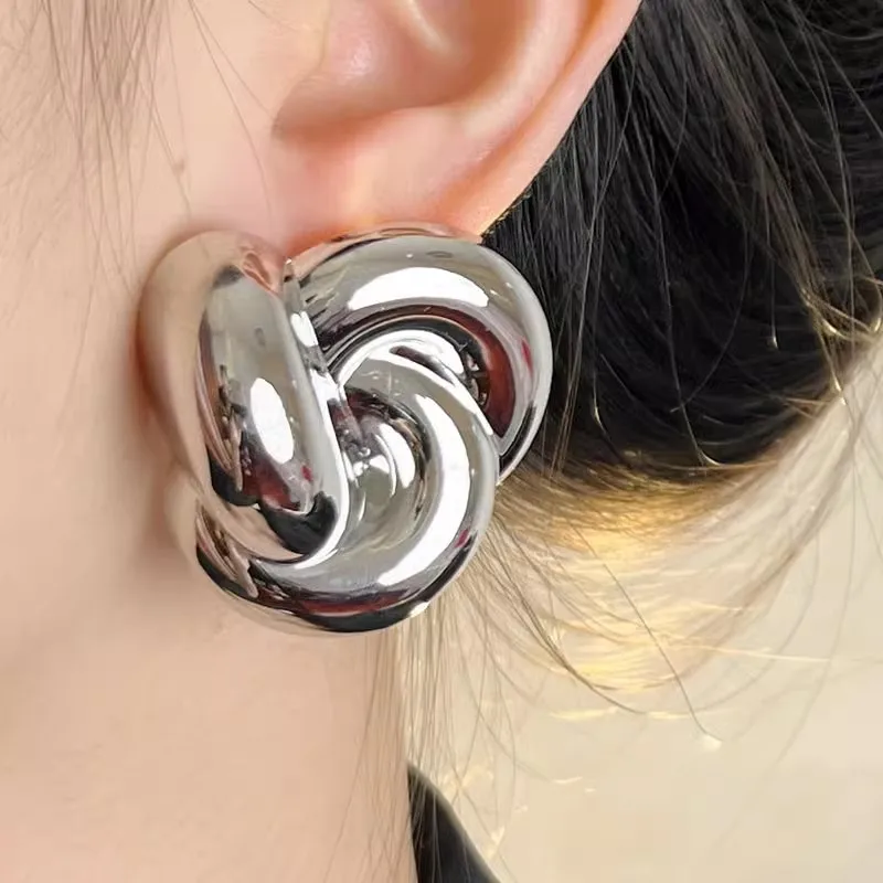 Vintage Geometric Smooth Metal Twisted Knot Large Earrings for Women Europe America Personality Party Jewelry Accessories