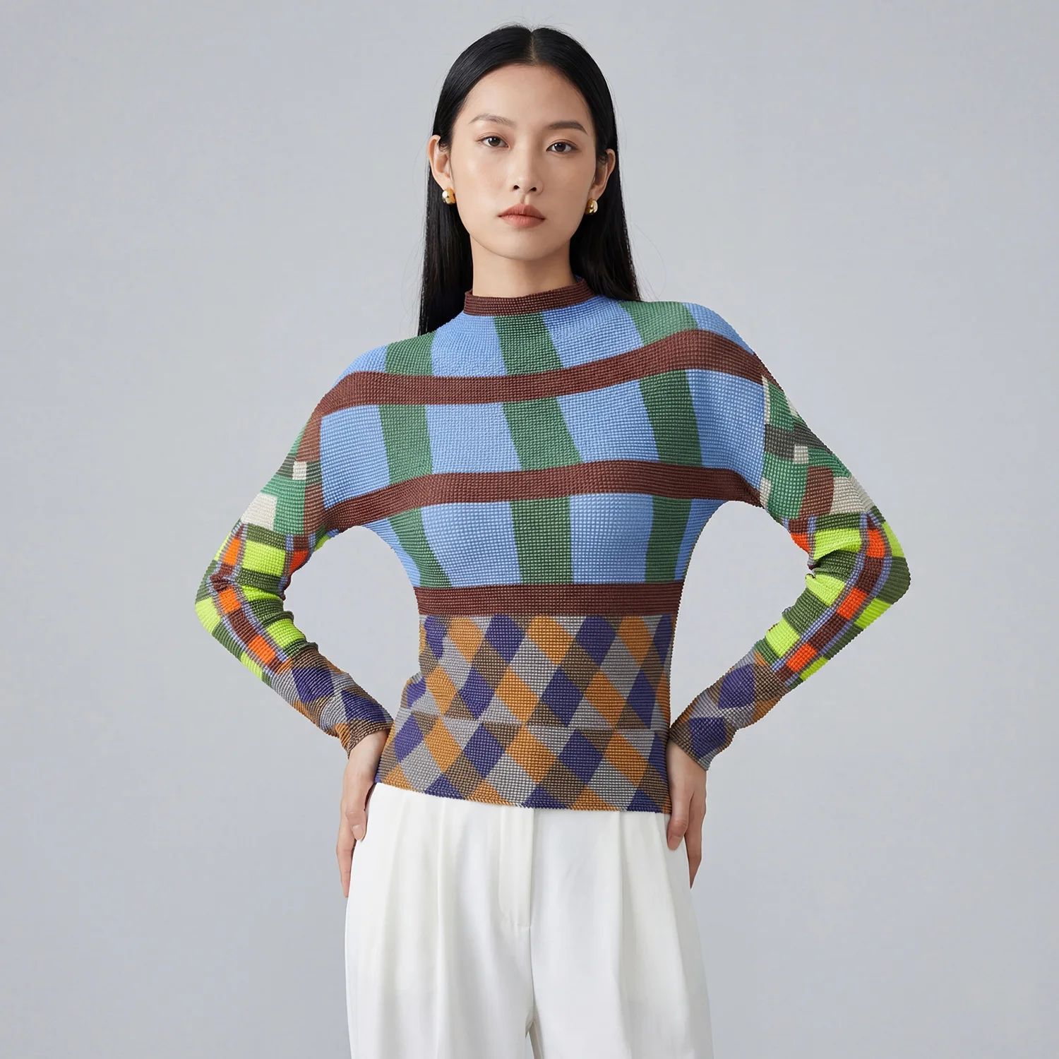 미야케 플리츠 2026 신상 니치 디자인 감각 그리드 프린팅 충돌 디자인 하이넥 티셔츠 여성용 캐주얼 슬림 플리츠 탑