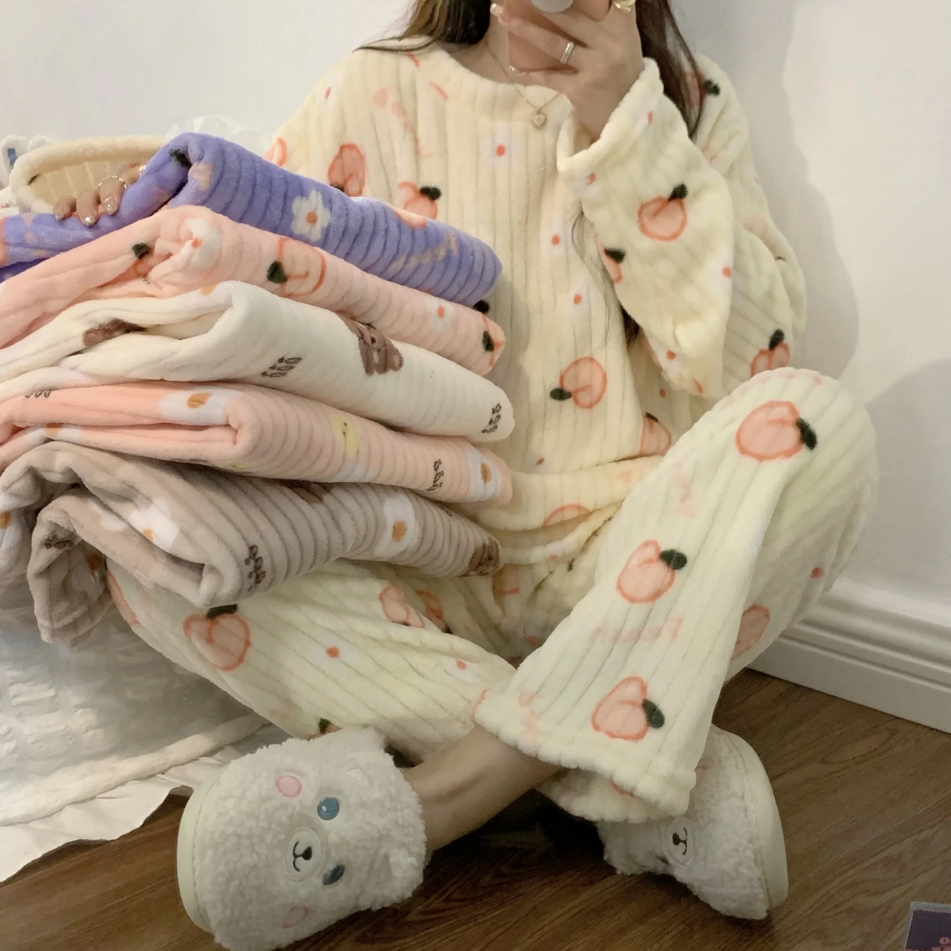 

Женский комплект одежды Thiened Coral Fce, осенне-зимняя домашняя одежда, теплая повседневная верхняя одежда с принтом медведя, длинная круглая одежда Ne