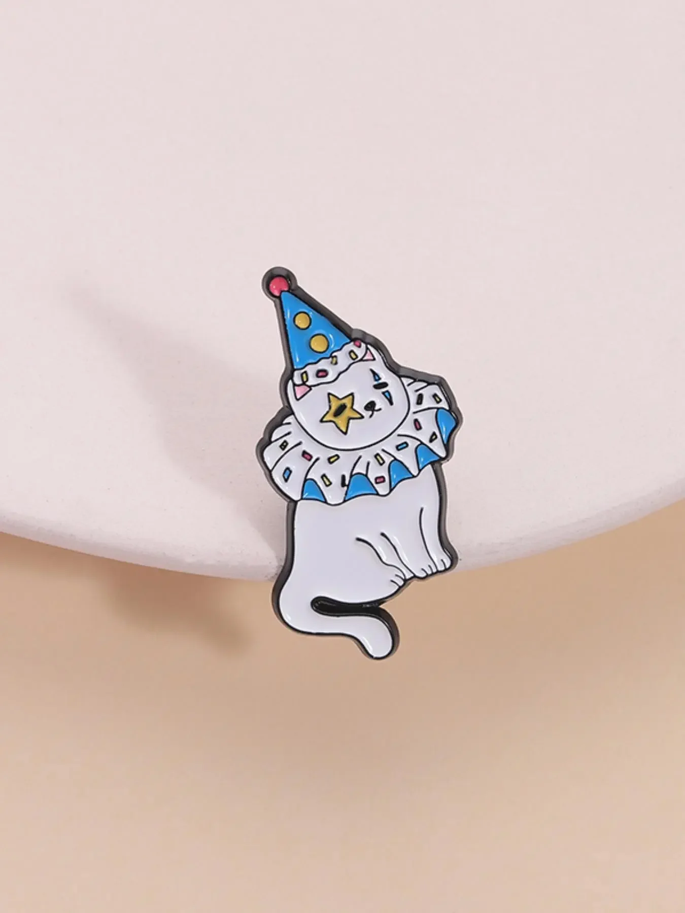 Cute Clown Costume Cat Design Brooch, Fashion Brooch for Women & Men, Enamel Pin Suitable for Backpacks, Jeans, Scarves, Hats Decoration, Hat Pins, Fashion Accessory, Men Accessories