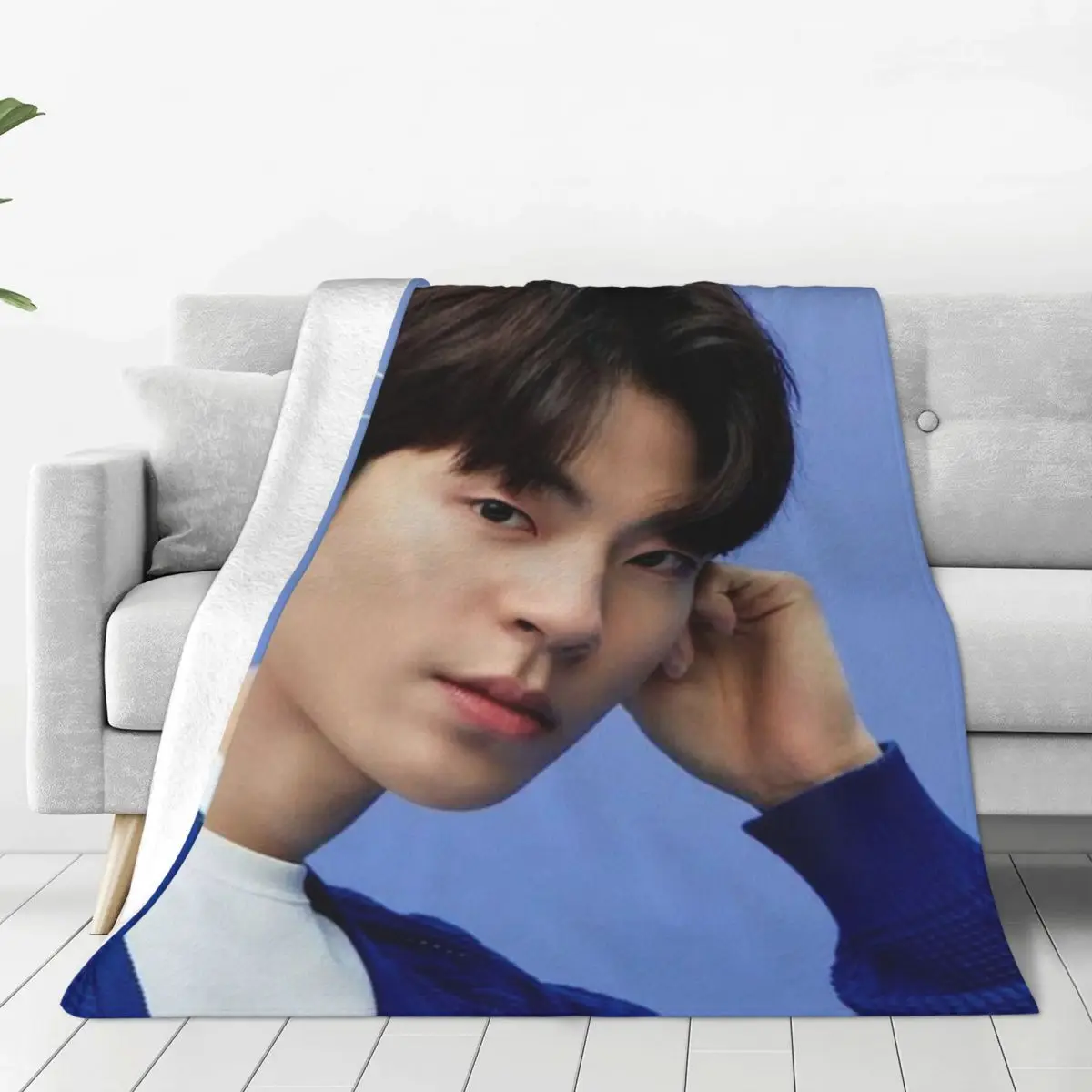 Hwang In Yeop blankets Warm Flange blankets Soft and comfortable blanket picnic blanket birthday gift