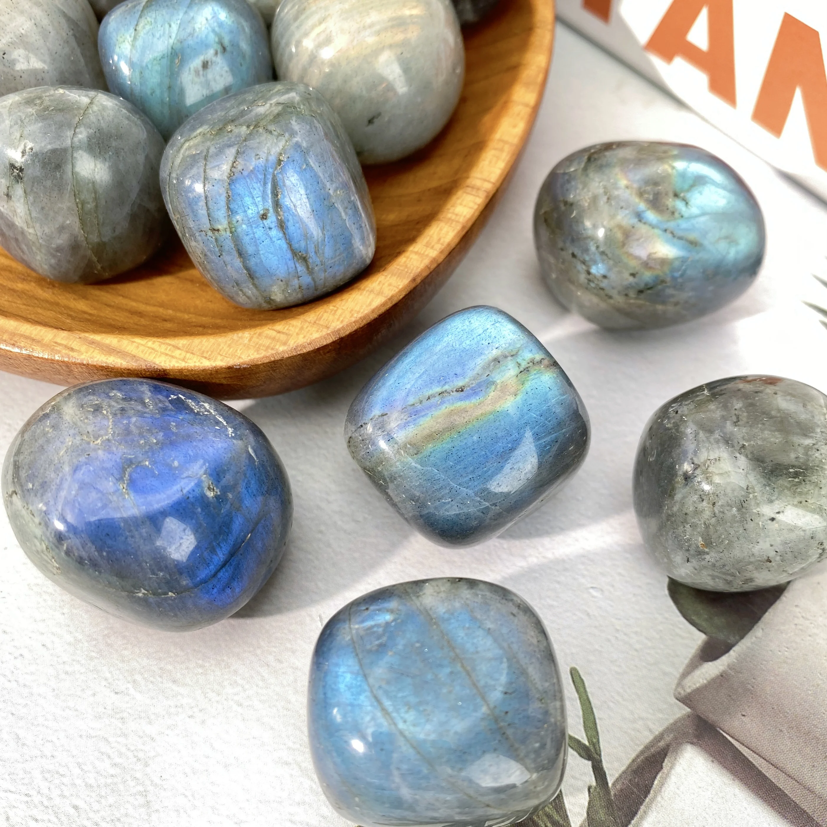 Random 1PC High Quality Natural Labradorite Rolling Stone,Men Gift,Women Gift,Scene Decoration,Table Decoration.