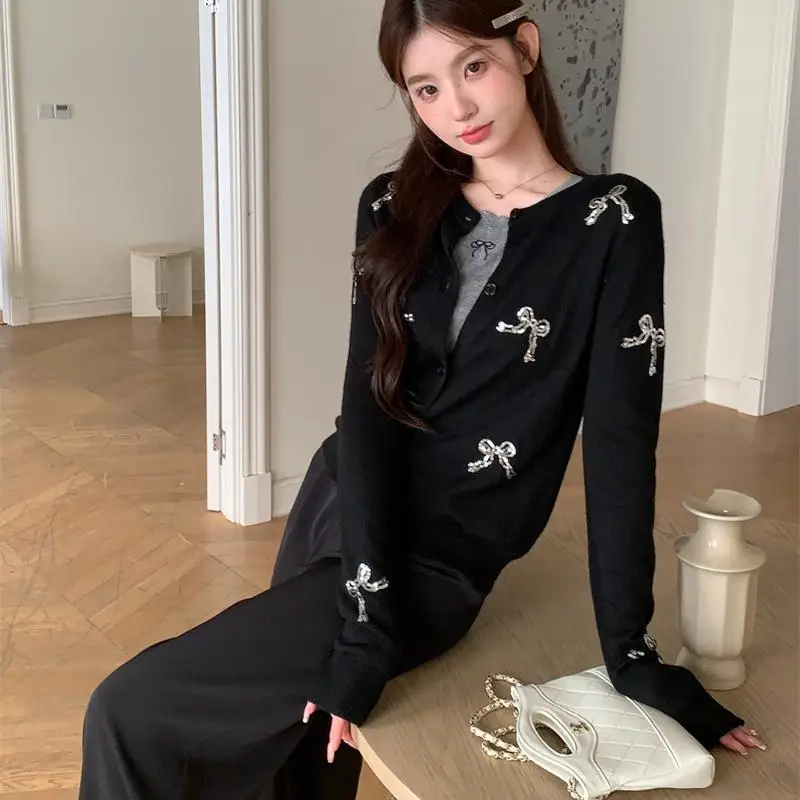 

Fashionable Slim Fit Knitted Cardigan with Shiny Knot Design Autumn New Arrival Women's Sweet Style Long Sleeve Swe...