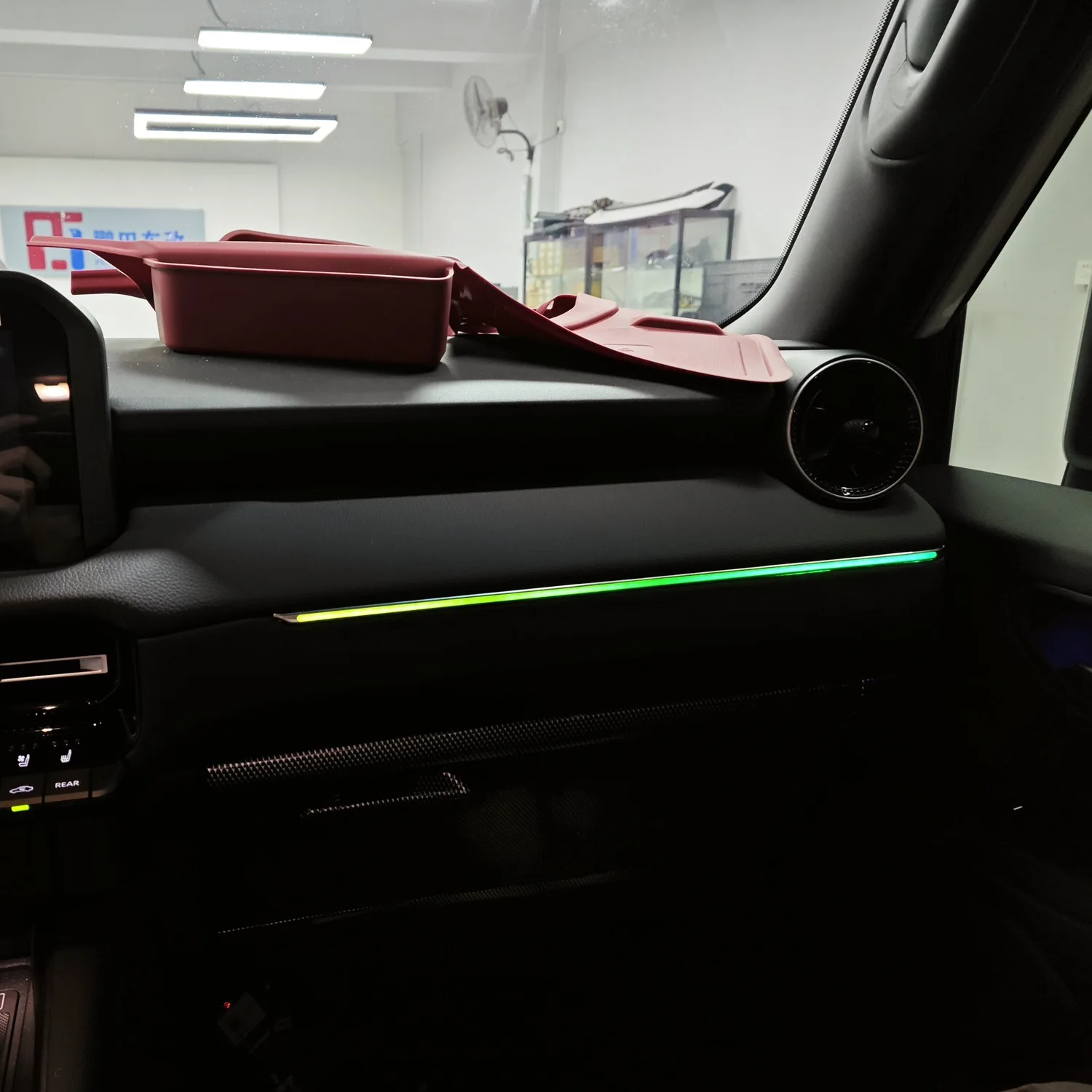 

Для Land Cruiser LC250 2024 2025, центральная консоль, панель второй пилота, окружающий свет, светодиодный красочный атмосферный светильник, аксессуар для управления через приложение