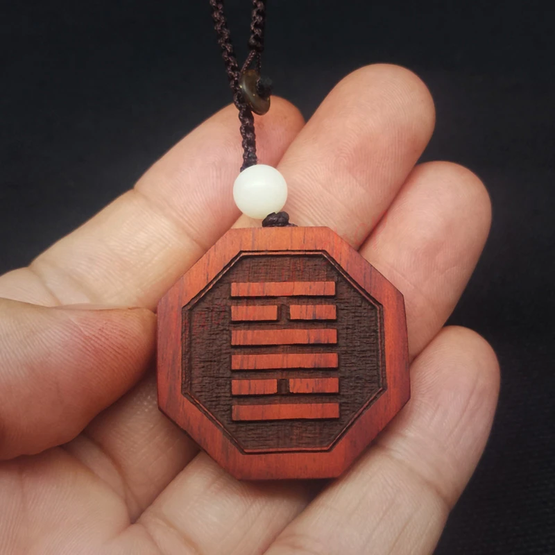 

Five elements lack fire and make up fire, Small leaf red sandalwood divinatory Pendant