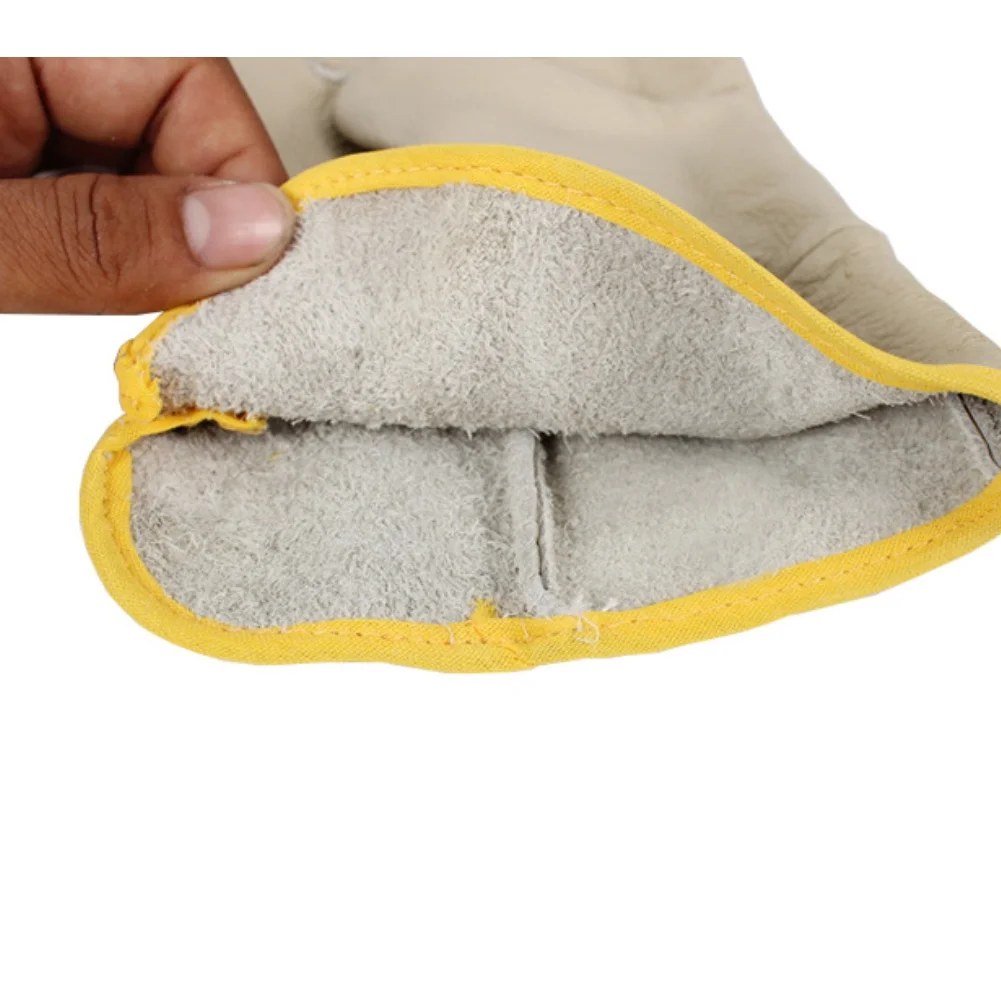 

Leather Welding Gloves Full Cowhide Heat Resistant Wear Resistant Gloves for Welding Grilling Cooking Barbecue and Painting