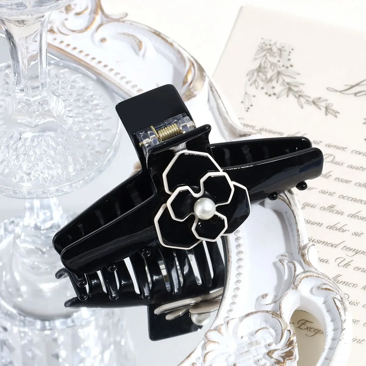 

DS NEW French Elegant Camellia Flower Hair Claw Eco-friendly Acetate Claw Clips Crab Hair Clips Hair Accessories for Women Girls