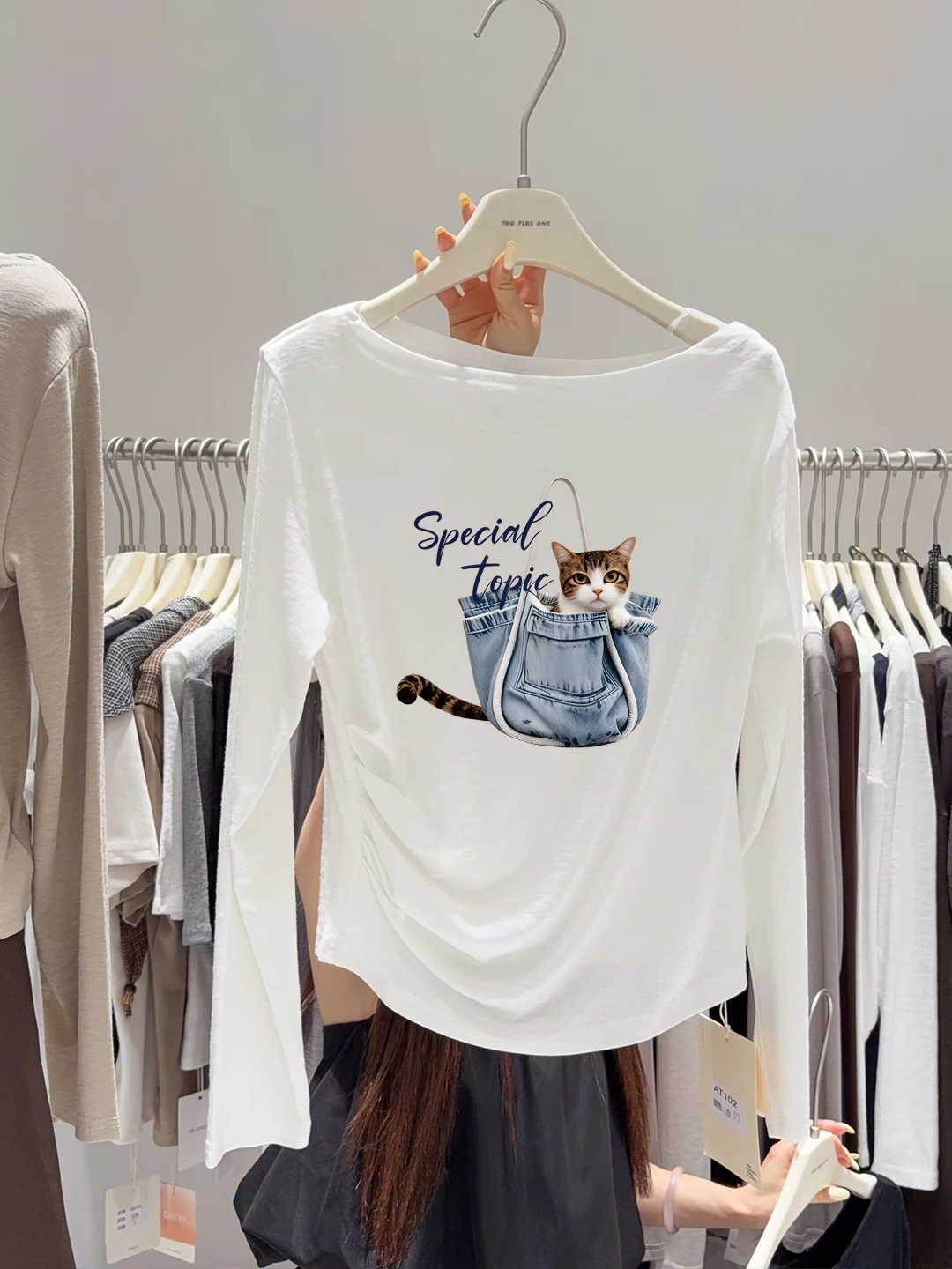Korean Style Long Sleeve T-Shirt Women's Slim Fit Base Shirt round Neck Print Anti-Aging One Shoulder Design Cotton Material
