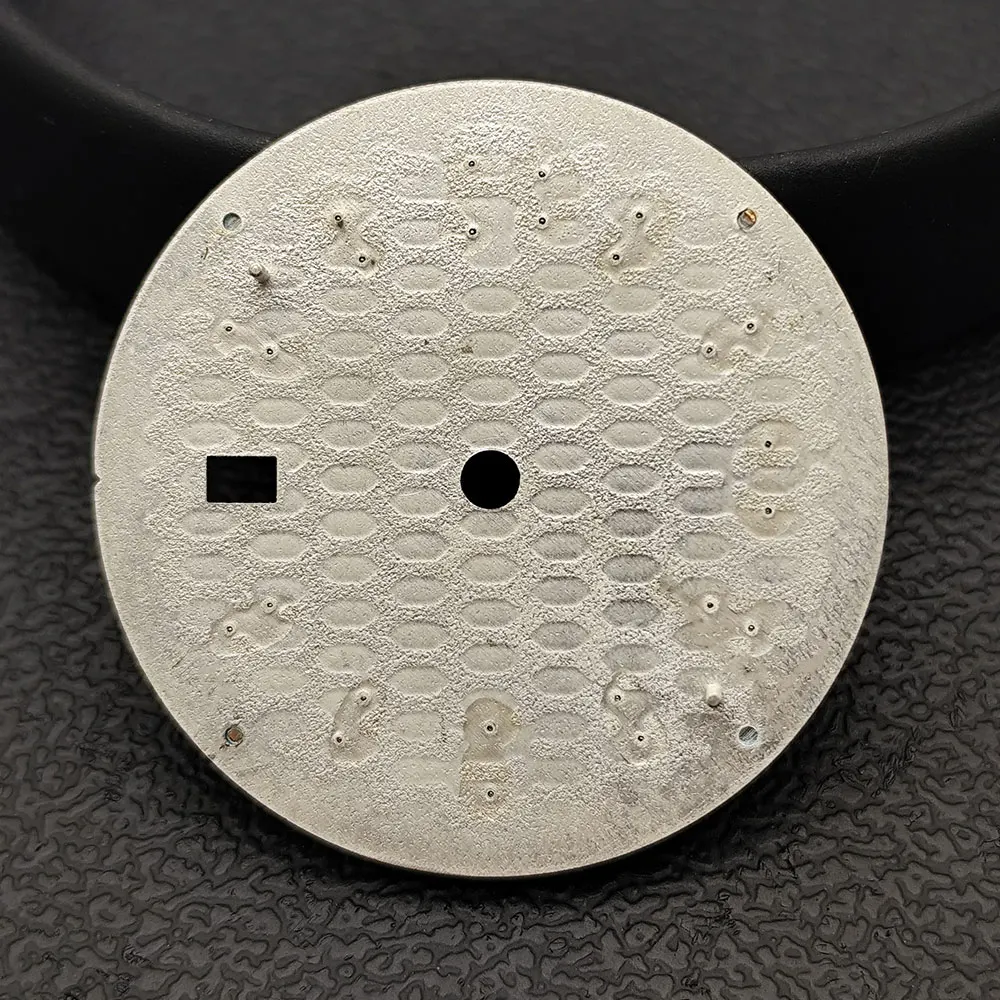  33.5MM NH35 Watch Dial BW9 Blue Luminous Fish Scale Relief Dial, Blue Black Silver With Calendar Window Men Dial