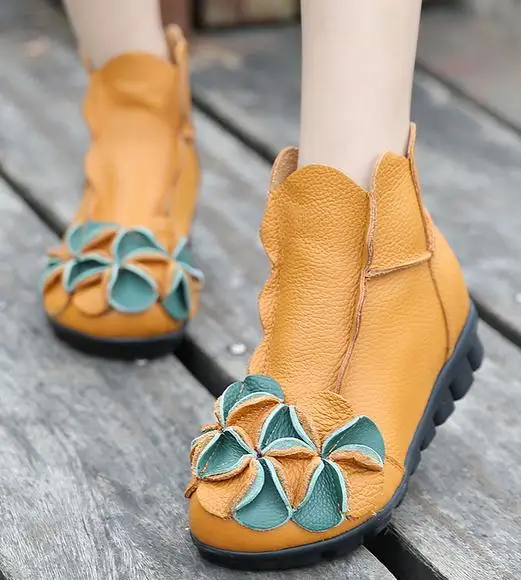 Leather boots pure manual comfortable shoes, soft bottom ethnic women casual shoes with flat fashionable flower wind short boots