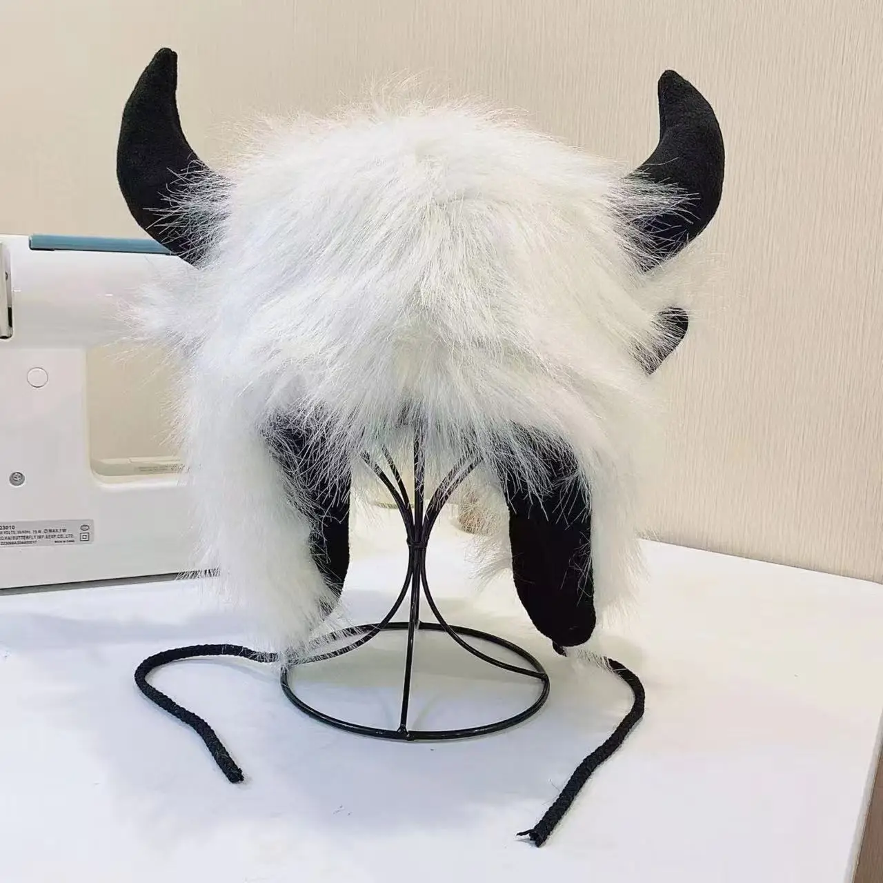 재미있는 겨울 두꺼운 소뿔 모자 남녀 공용 부드러운 플러시 귀 보호 모자 방풍 야외 사이클링 불 데몬 모자 남성 크리스마스 선물