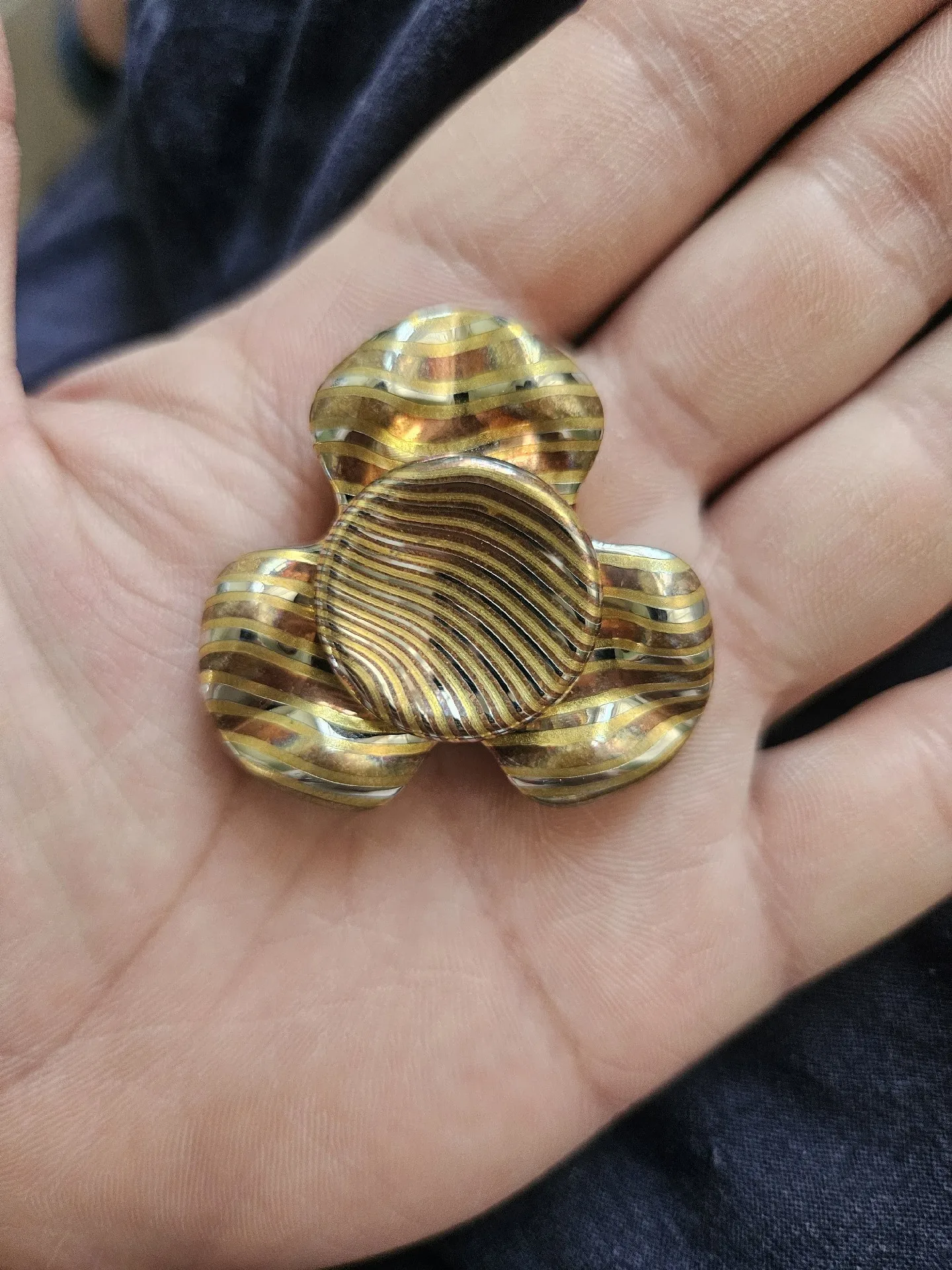 

Three Leaf Copper Horse Sand Dune Fingertip Gyroscope EDCPPB Pushing Card Decompression Toy EDC