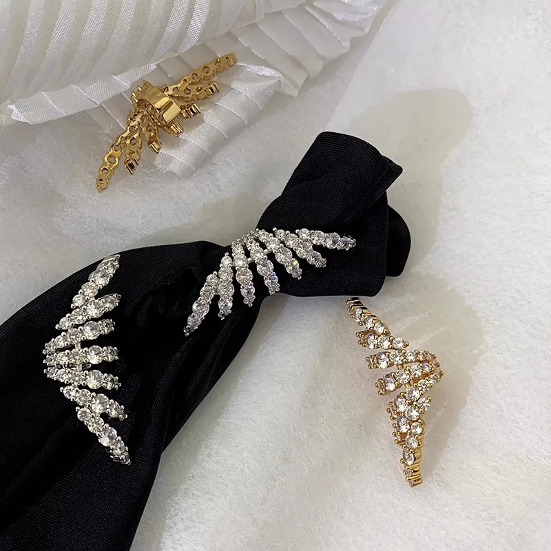Fashionable Internet Celebrity Fireworks Zircon Earrings for Women Niche High-end Feeling Ear Bone Clip Exquisite Dazzling