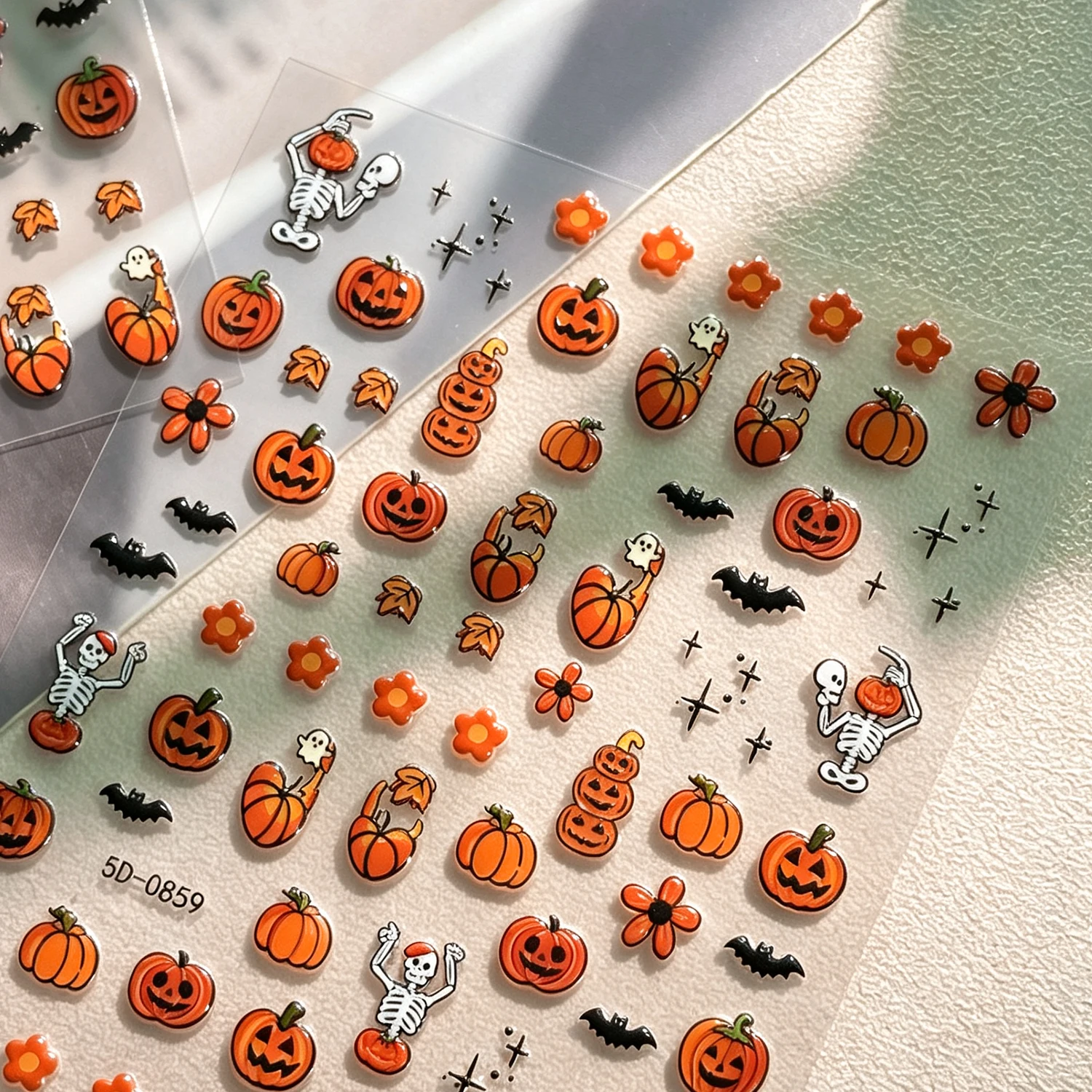 1 Stück 5D Niedliche Kürbis-Nagel-Halloween-Aufkleber Skelett/Fledermaus/Geist/Blume Nagelsticker Selbstklebende Halloween-Kürbis-Nageldekoration R3 – Detail 4