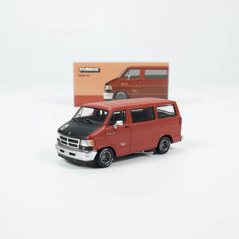 Tarmac Works 1:64 Model Car Bus Alloy Die-Cast Van Vehicle Collection Red