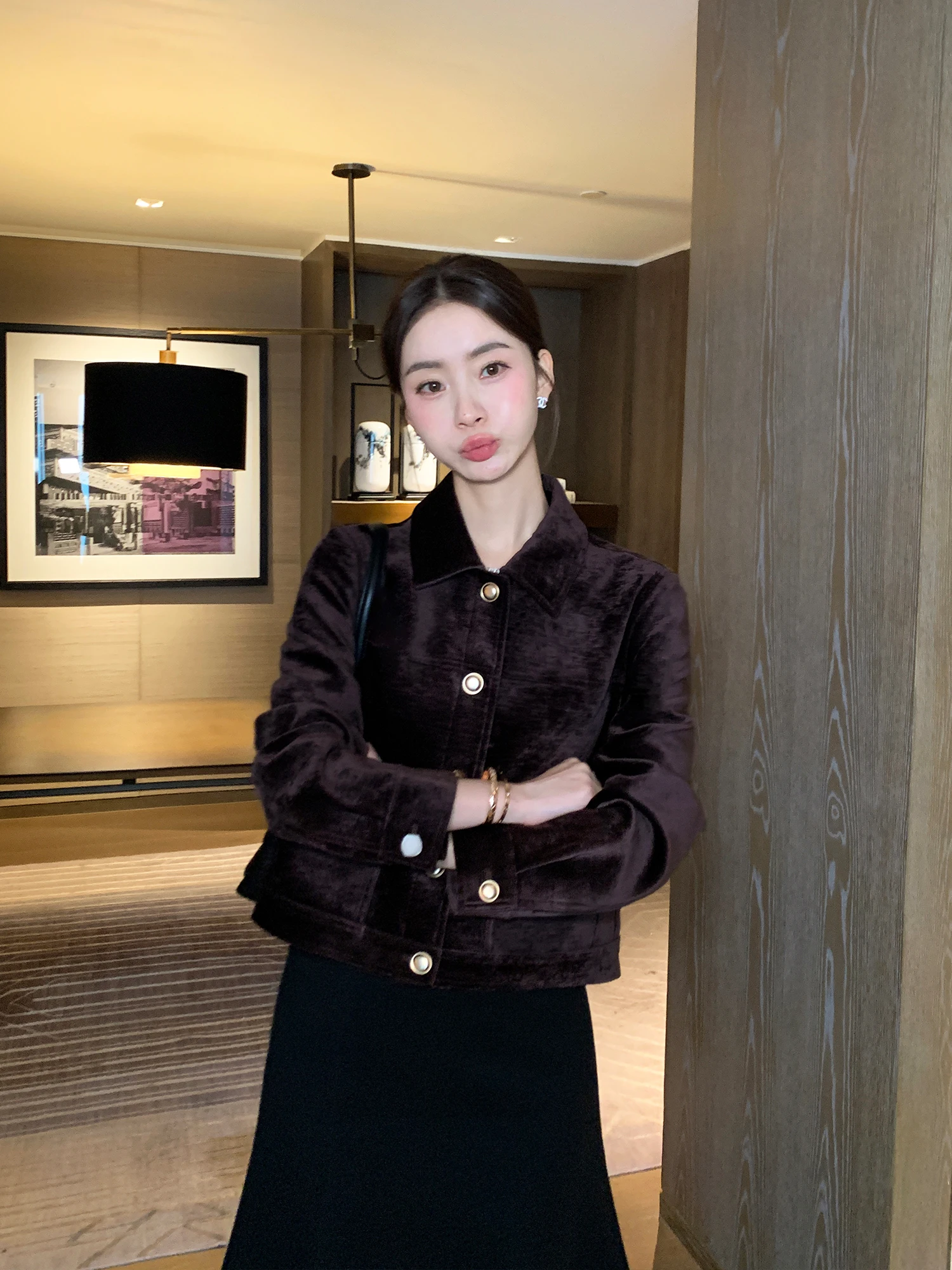 

Винтажная бархатная куртка Maven Lin для женщин, свободного кроя, повседневная, из полиэфирного волокна, с длинными рукавами, отложным воротником и пуговицами