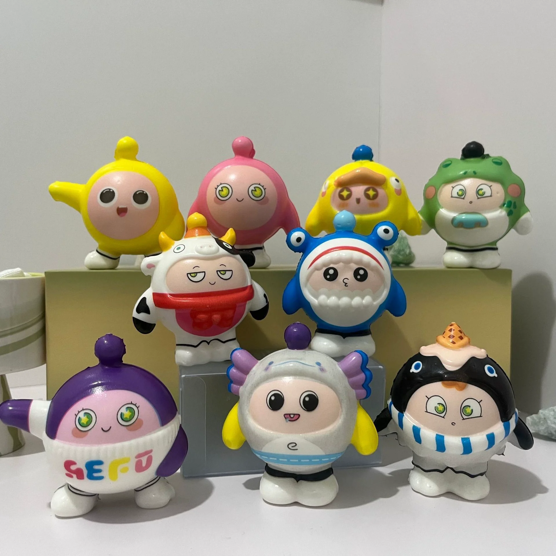 تأثيري Eggy حفلة قرصة الموسيقى الشكل عروسة كارتون أنيمي الطين تمثال الضغط دمية صندوق محظوظ عشوائيا واحد هدايا الأطفال