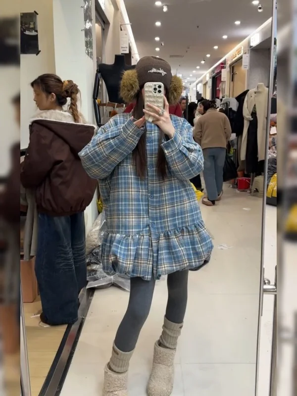 

Ретро-японская хлопковая рубашка в клетку свободного кроя с цветочным декором, универсальный удлиненный топ для создания молодежного образа, корейская версия для повседневной носки