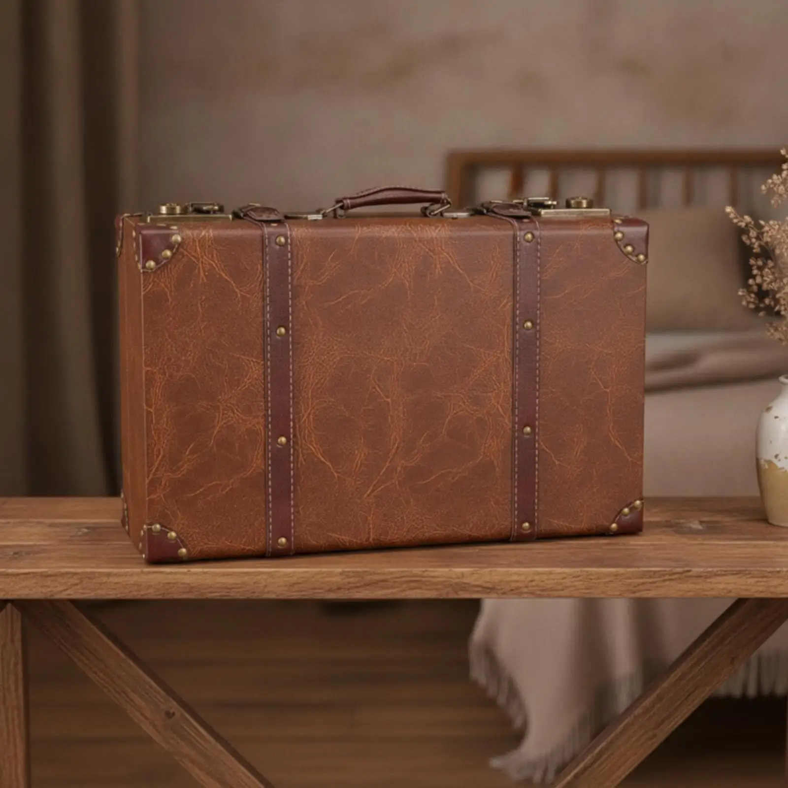 Antique Style Storage Suitcase Hard Sided Carry Case with Handle for Event Decor Creative Display